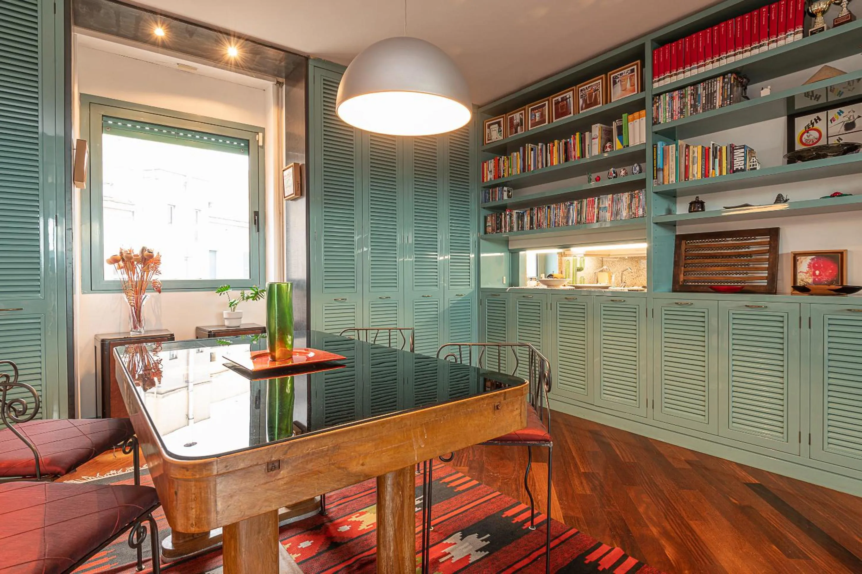 Dining area in Tiffany's apartment Flaminio