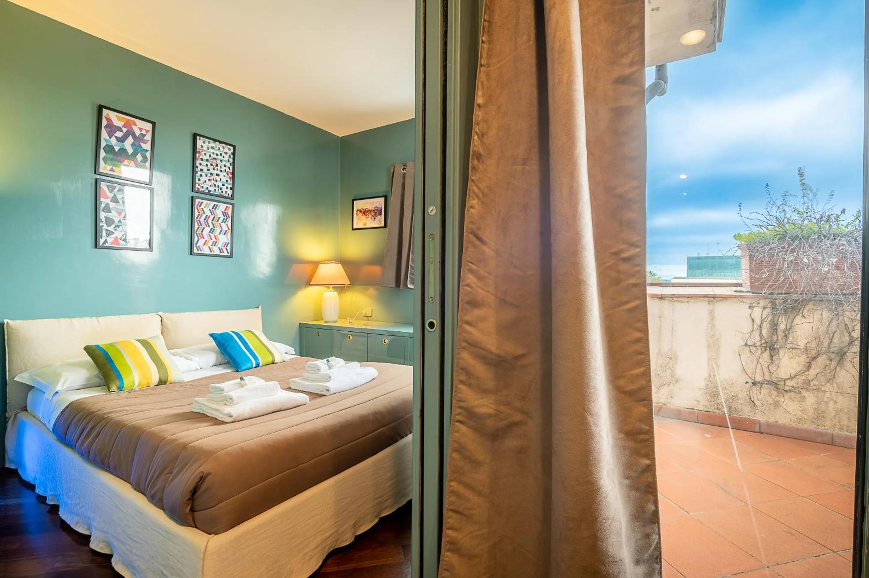 Bed in Tiffany's apartment Flaminio