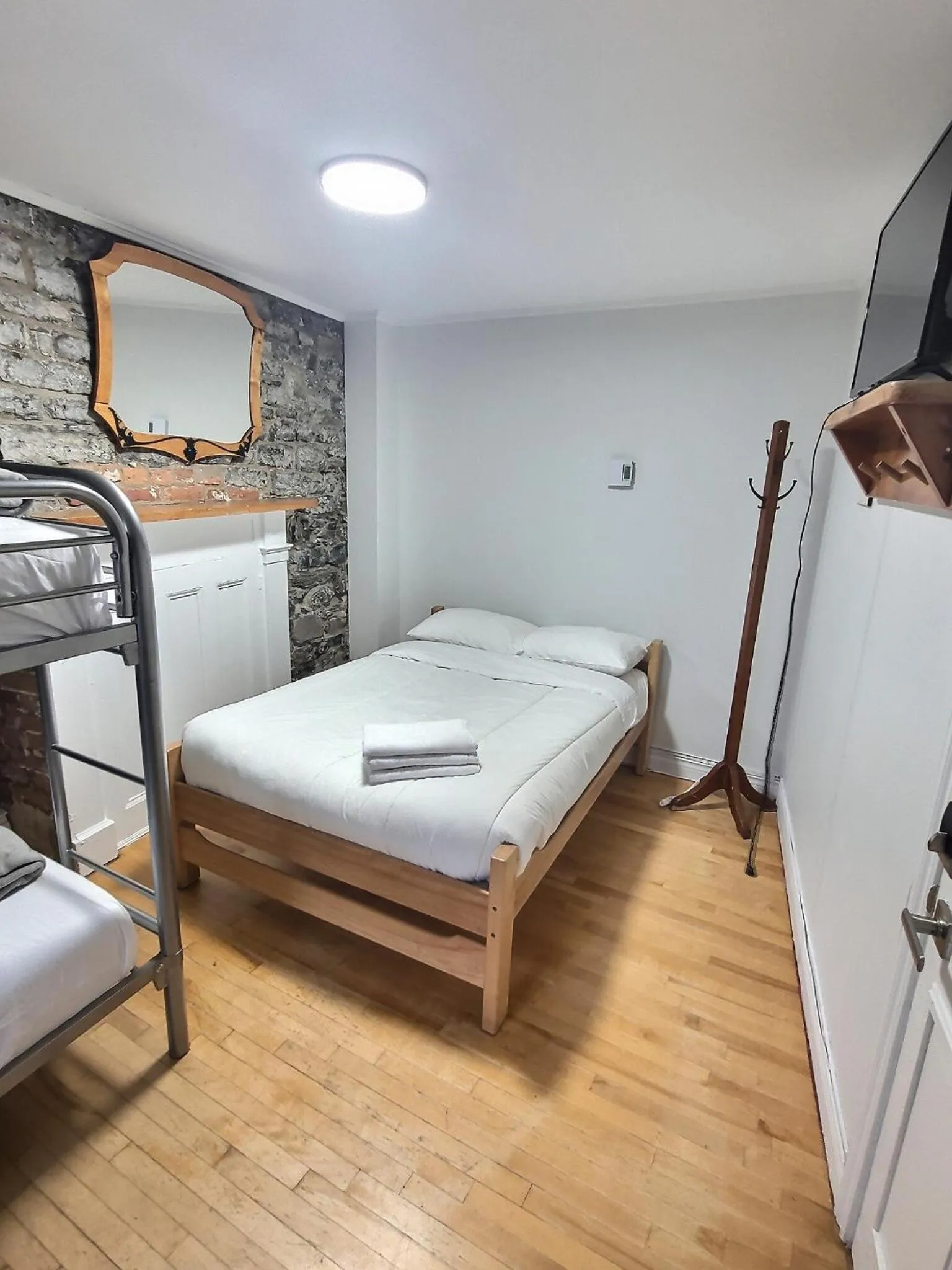 Bedroom, Bed in Auberge de la Paix