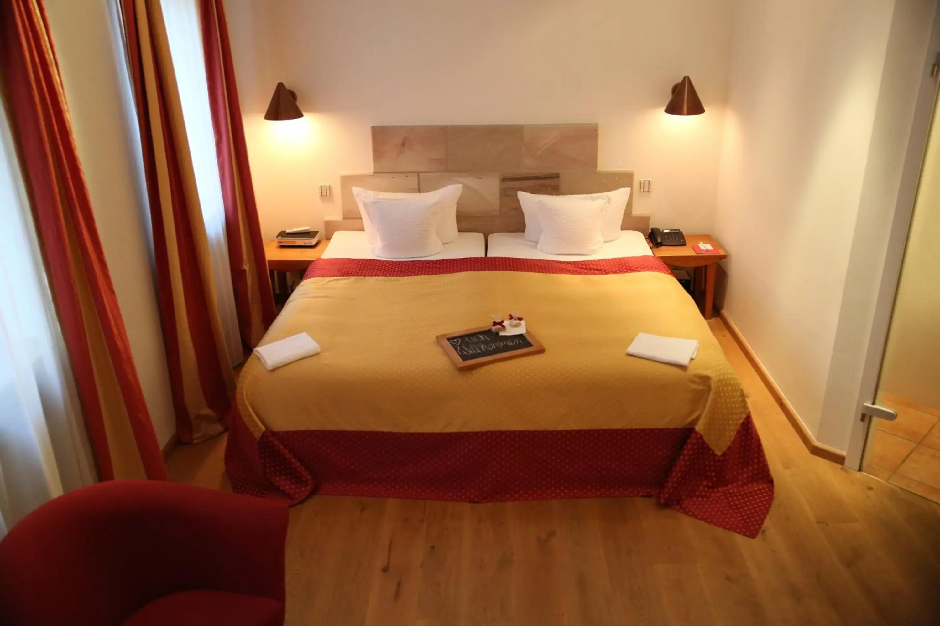 Photo of the whole room, Bed in Hotel Drei Raben