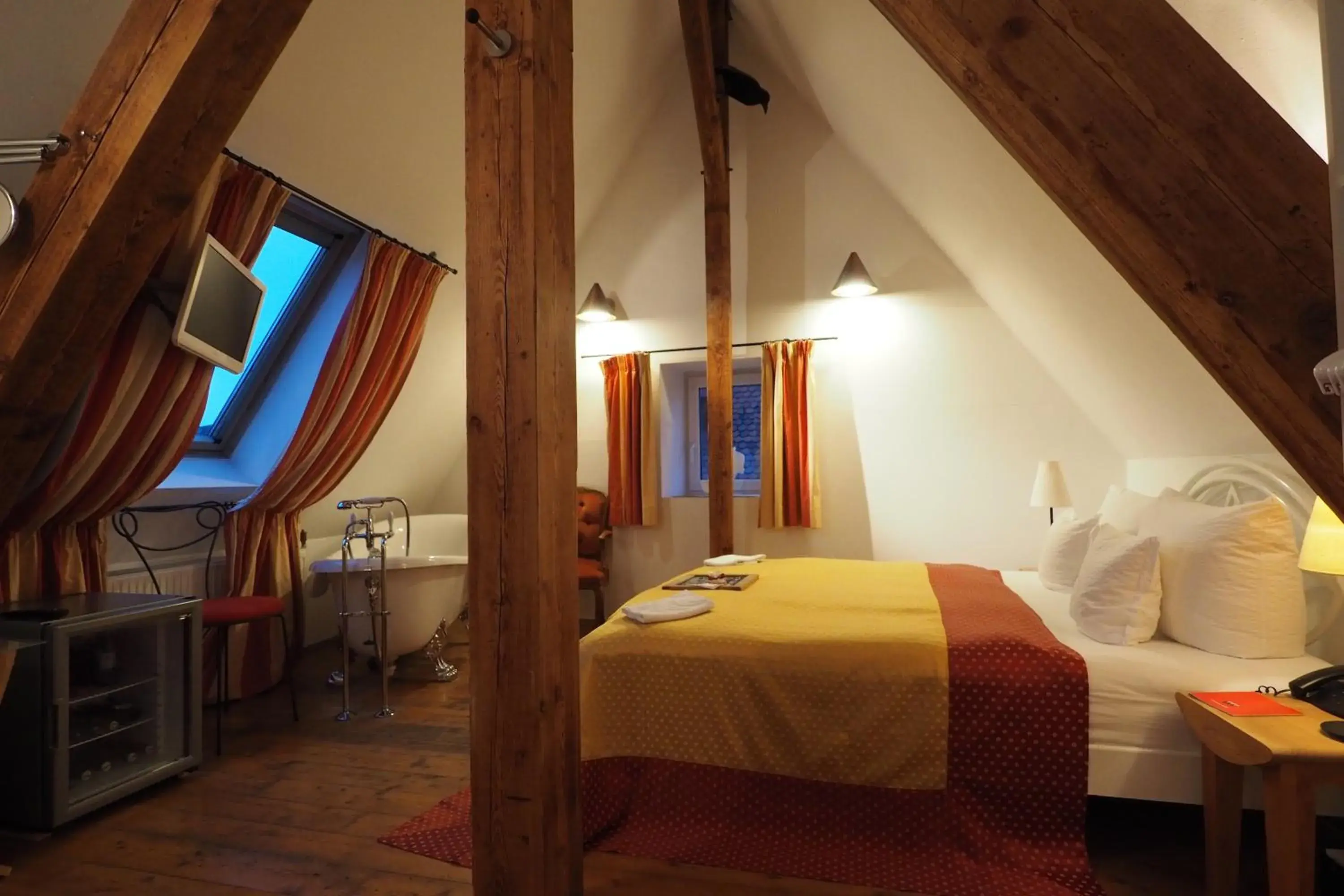 Photo of the whole room, Bed in Hotel Drei Raben