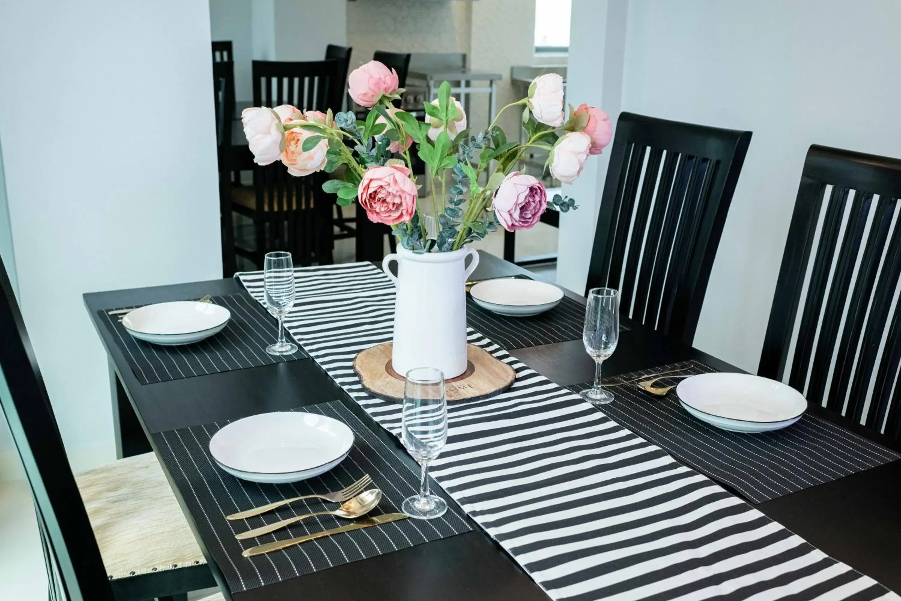 Restaurant/places to eat in Sunny Canopy Restaurant/places to eat in Sunny Canopy