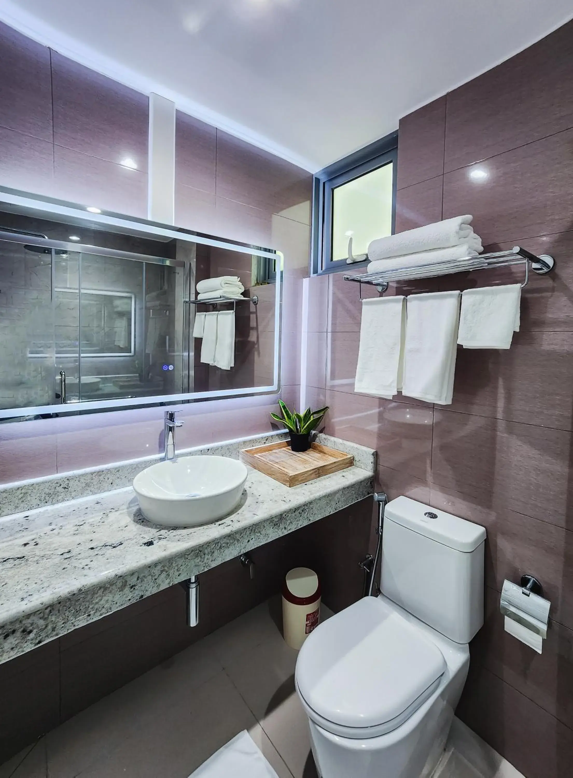 Shower in Sunny Canopy Shower in Sunny Canopy