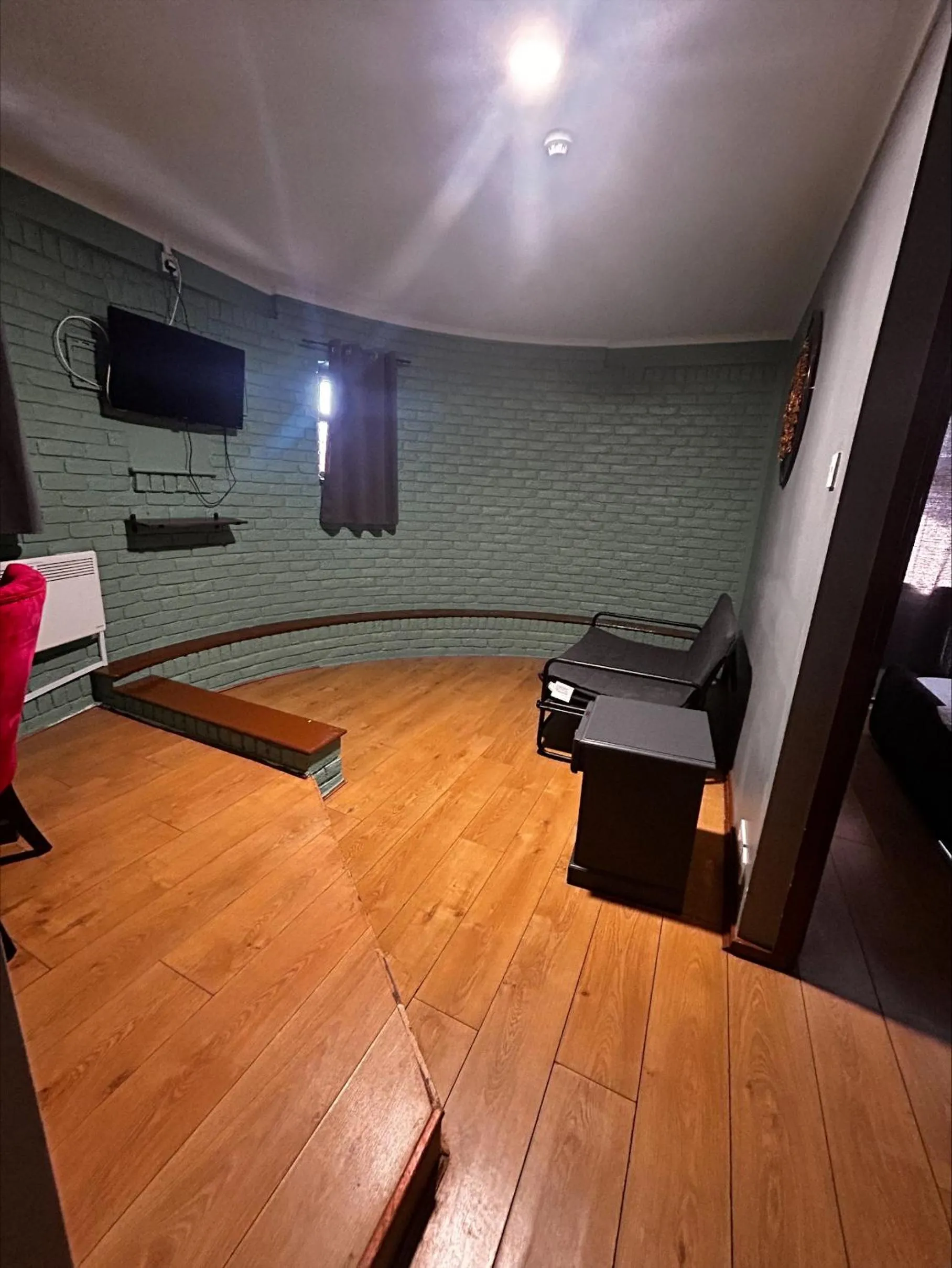 TV and multimedia in Stay Inn Express, Cambridge