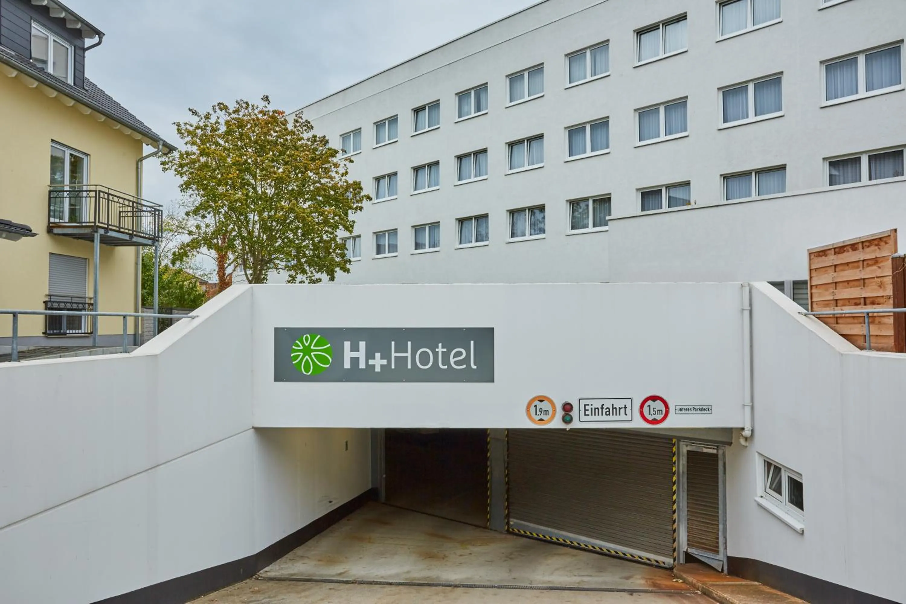 Parking in H+ Hotel Darmstadt