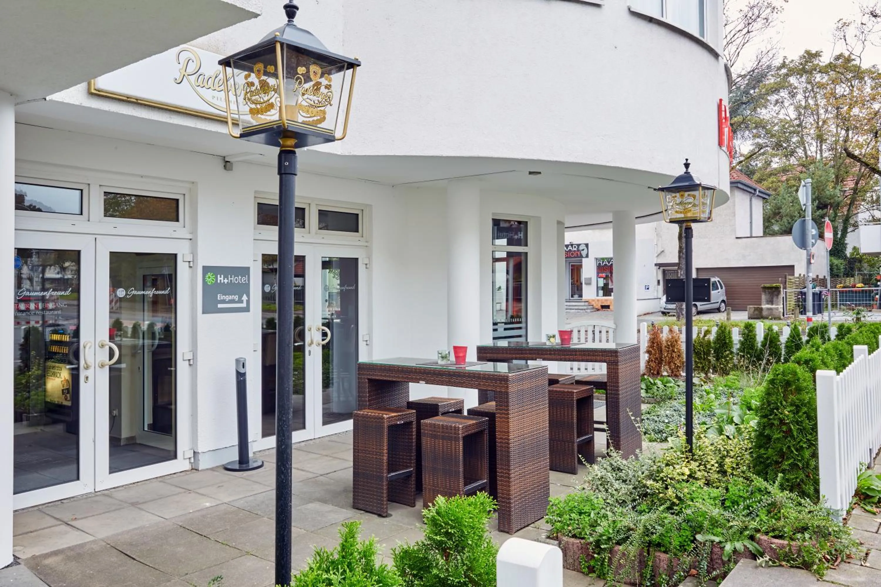 Restaurant/places to eat in H+ Hotel Darmstadt