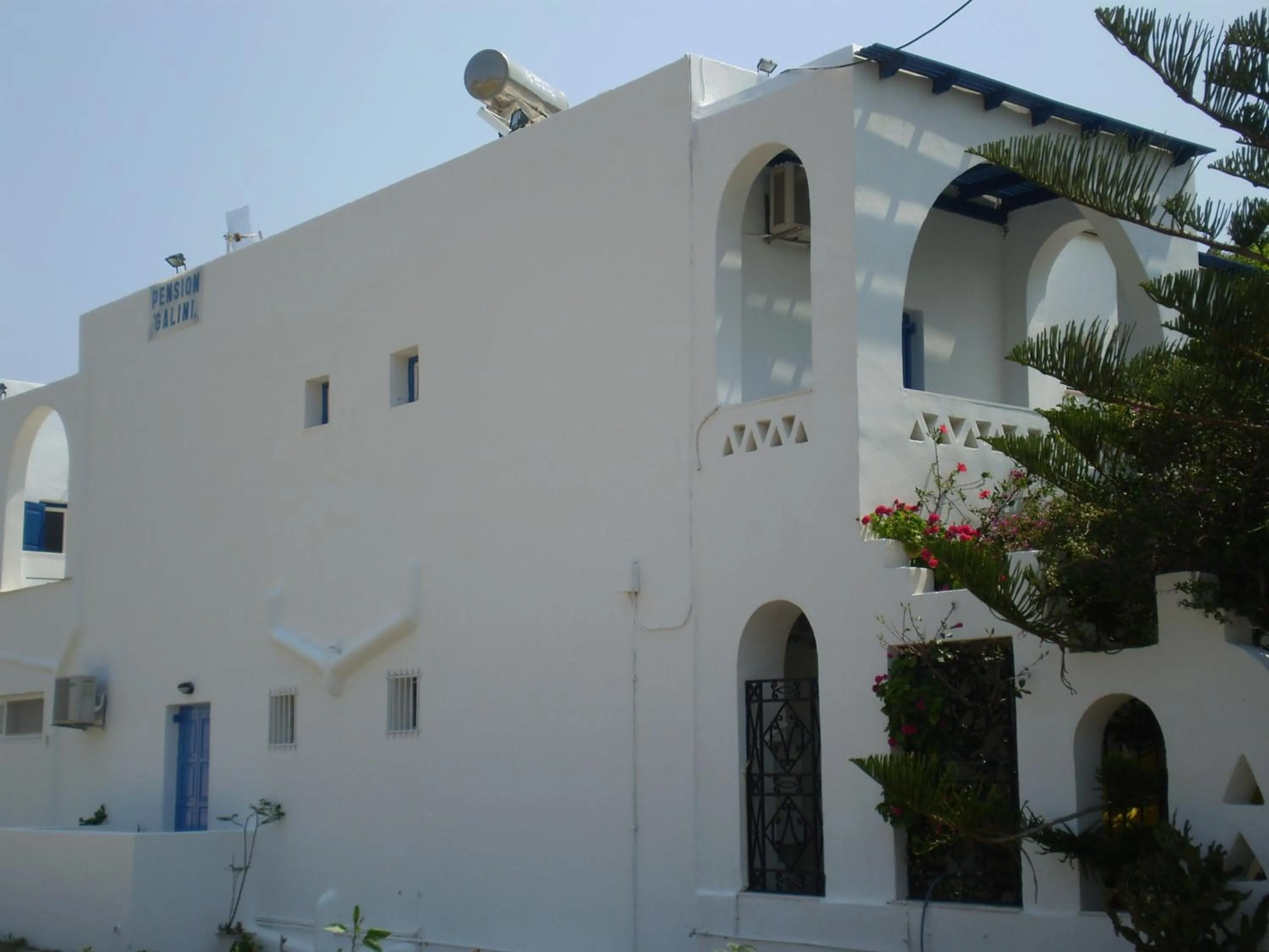 Facade/entrance in Galini Pension