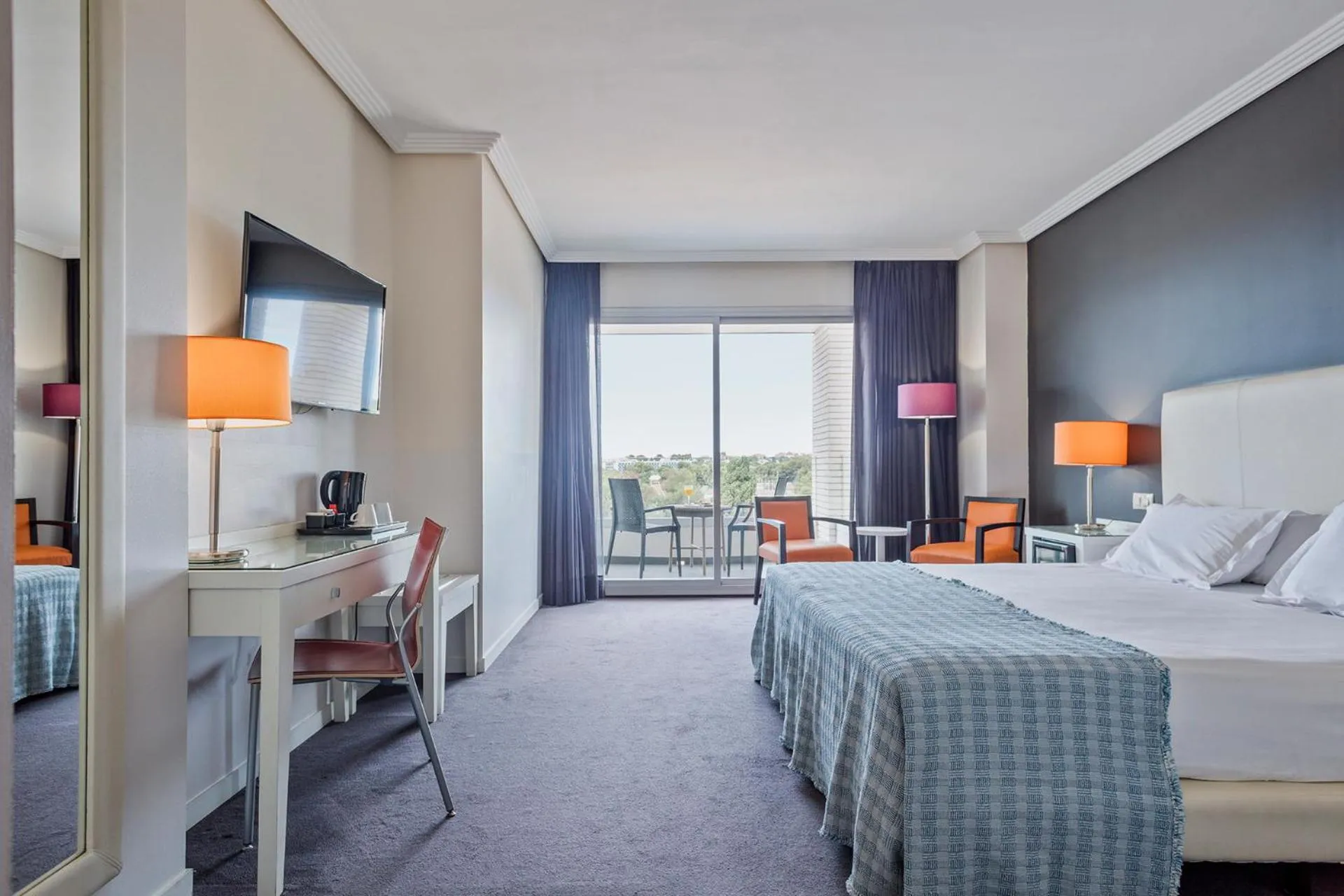 Photo of the whole room, Bed in Hotel Balneario Playa de Comarruga