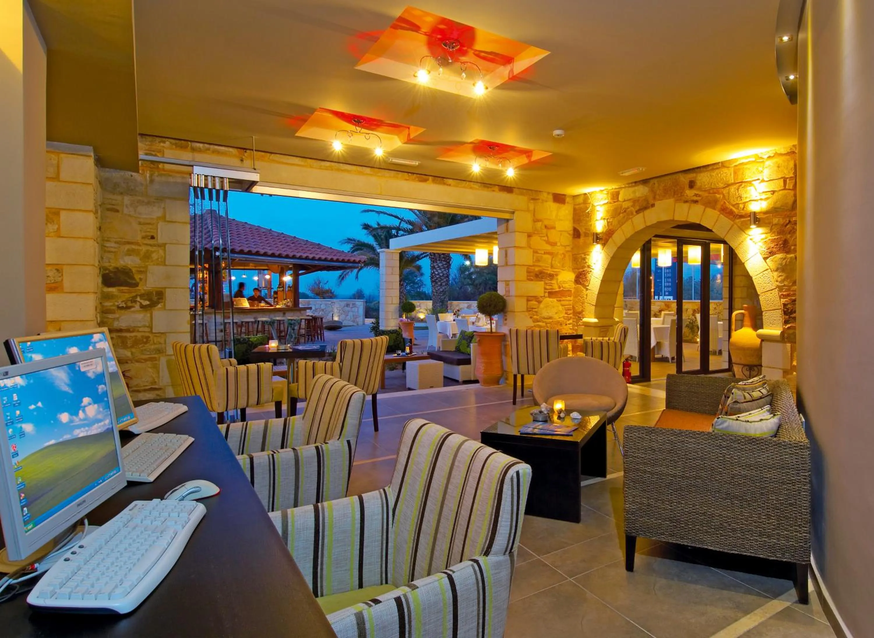 Restaurant/places to eat in Mistral Hotel - For Solo Travelers