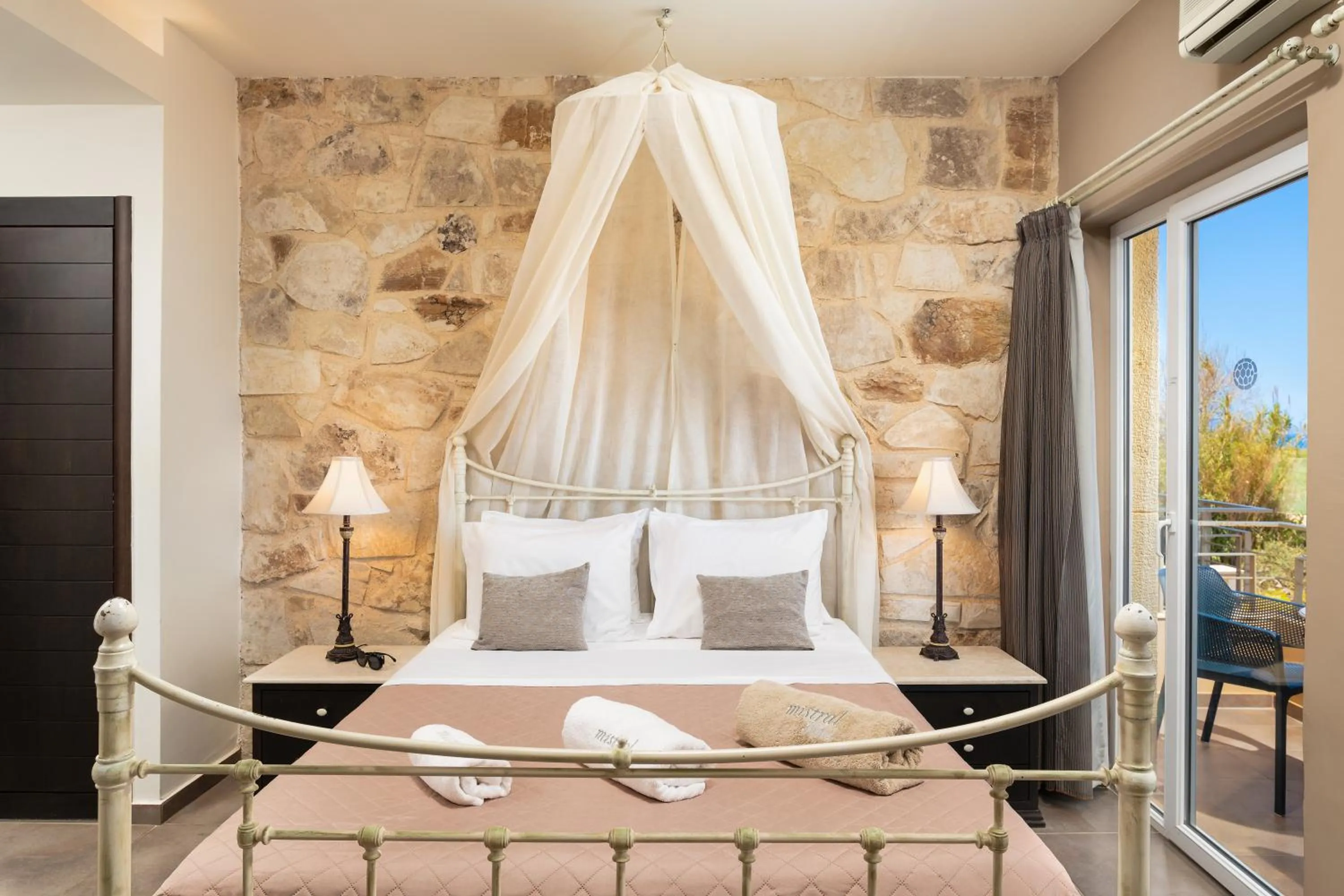 Bed in Mistral Hotel - For Solo Travelers