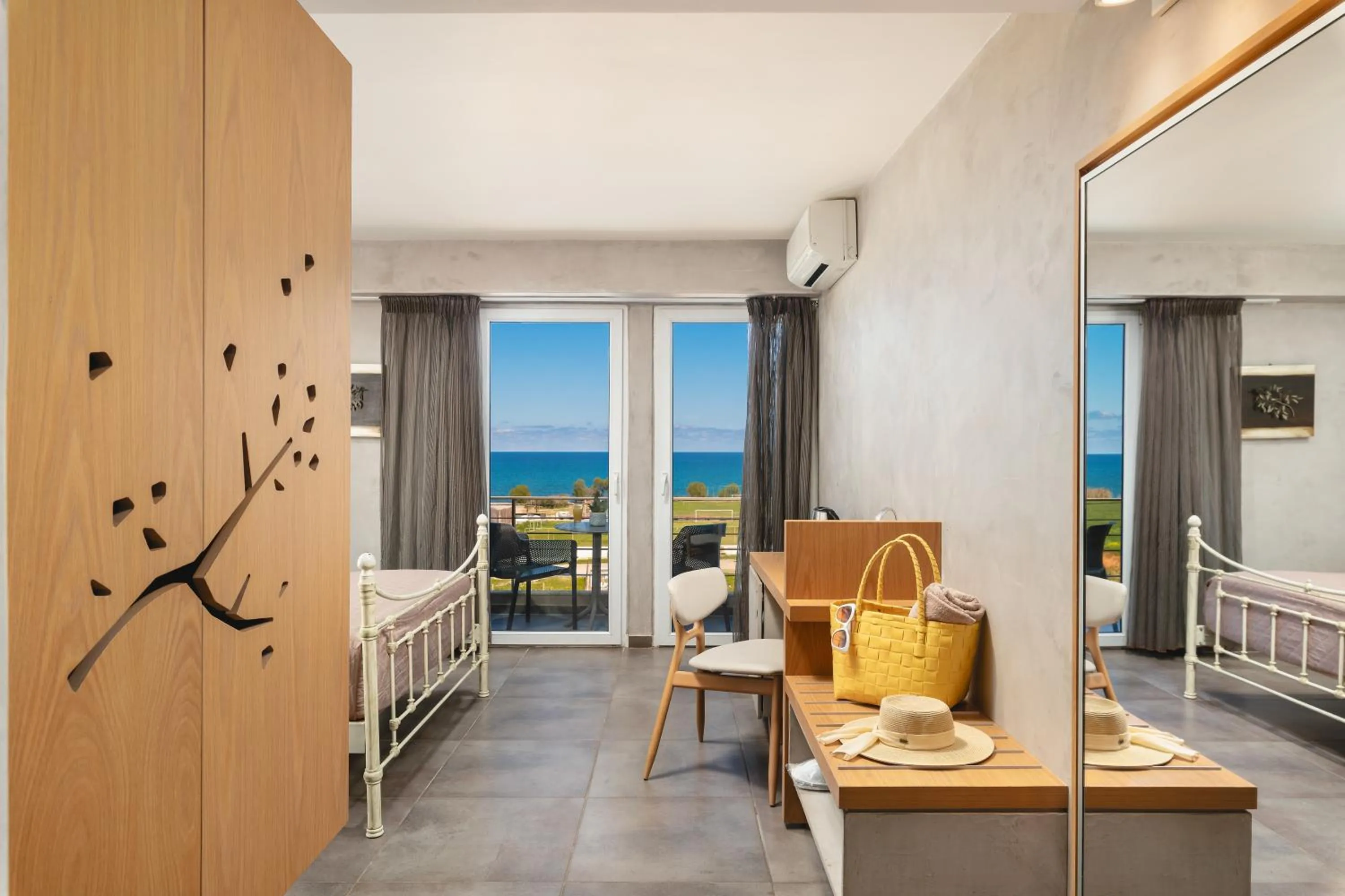 Bed in Mistral Hotel - For Solo Travelers