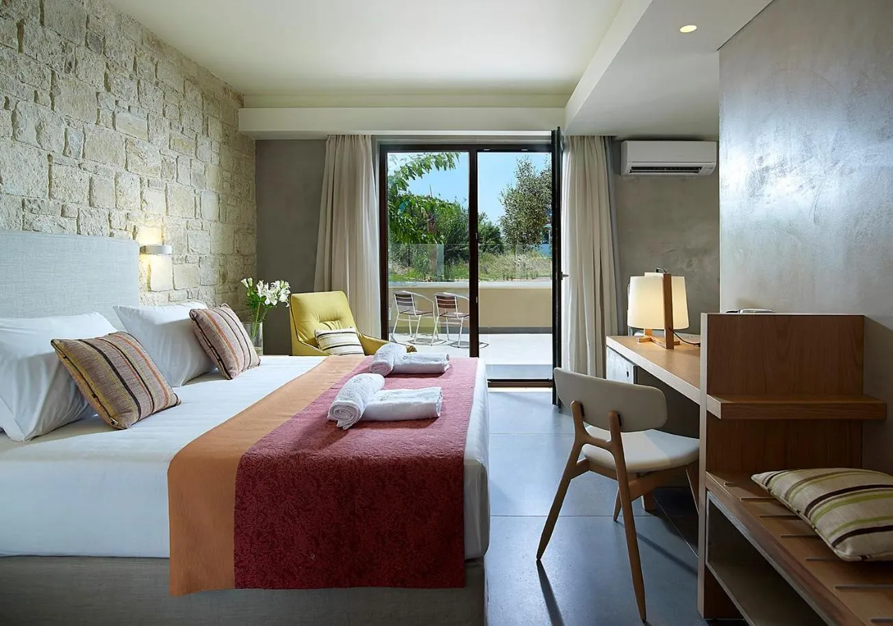 Bed in Mistral Hotel - For Solo Travelers