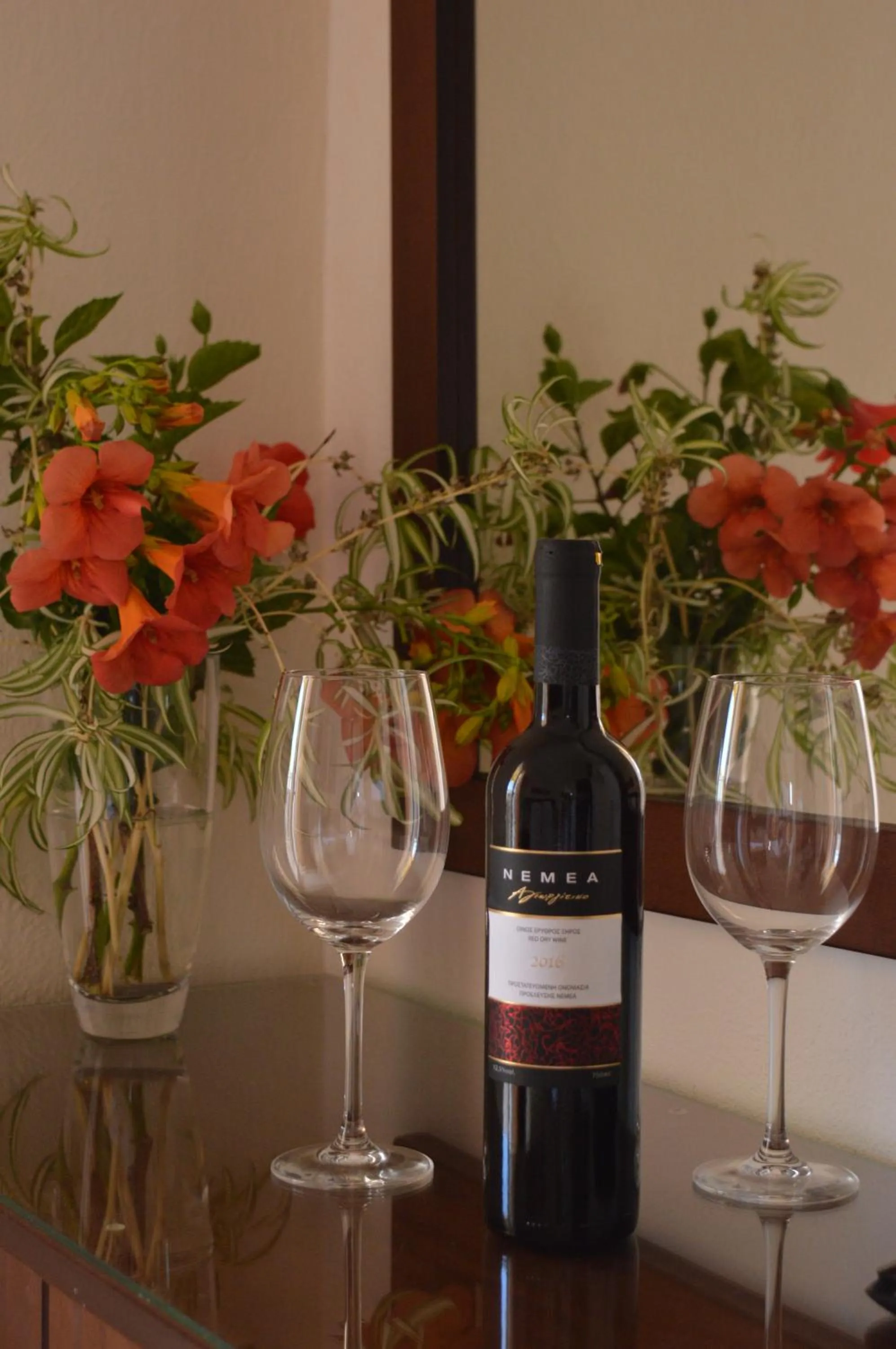 Decorative detail in Konstantina Apartments