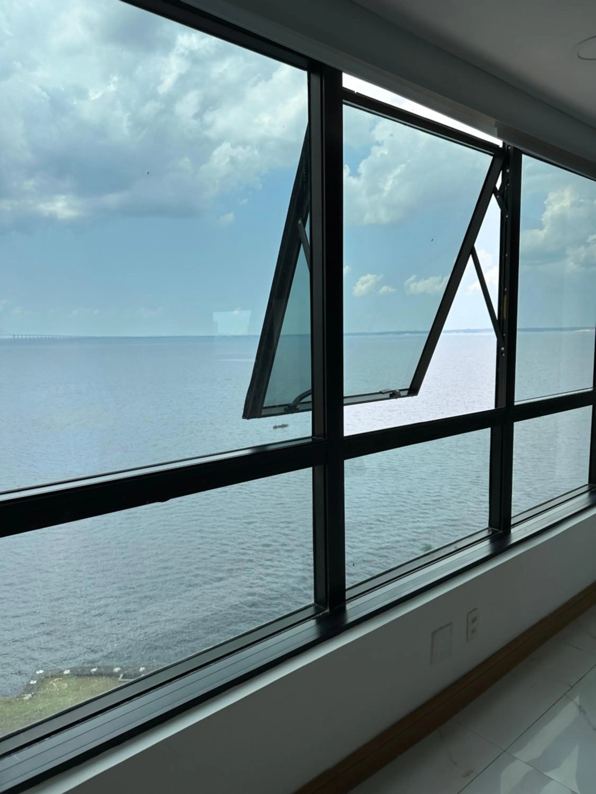 Tropical Executive Hotel N 619