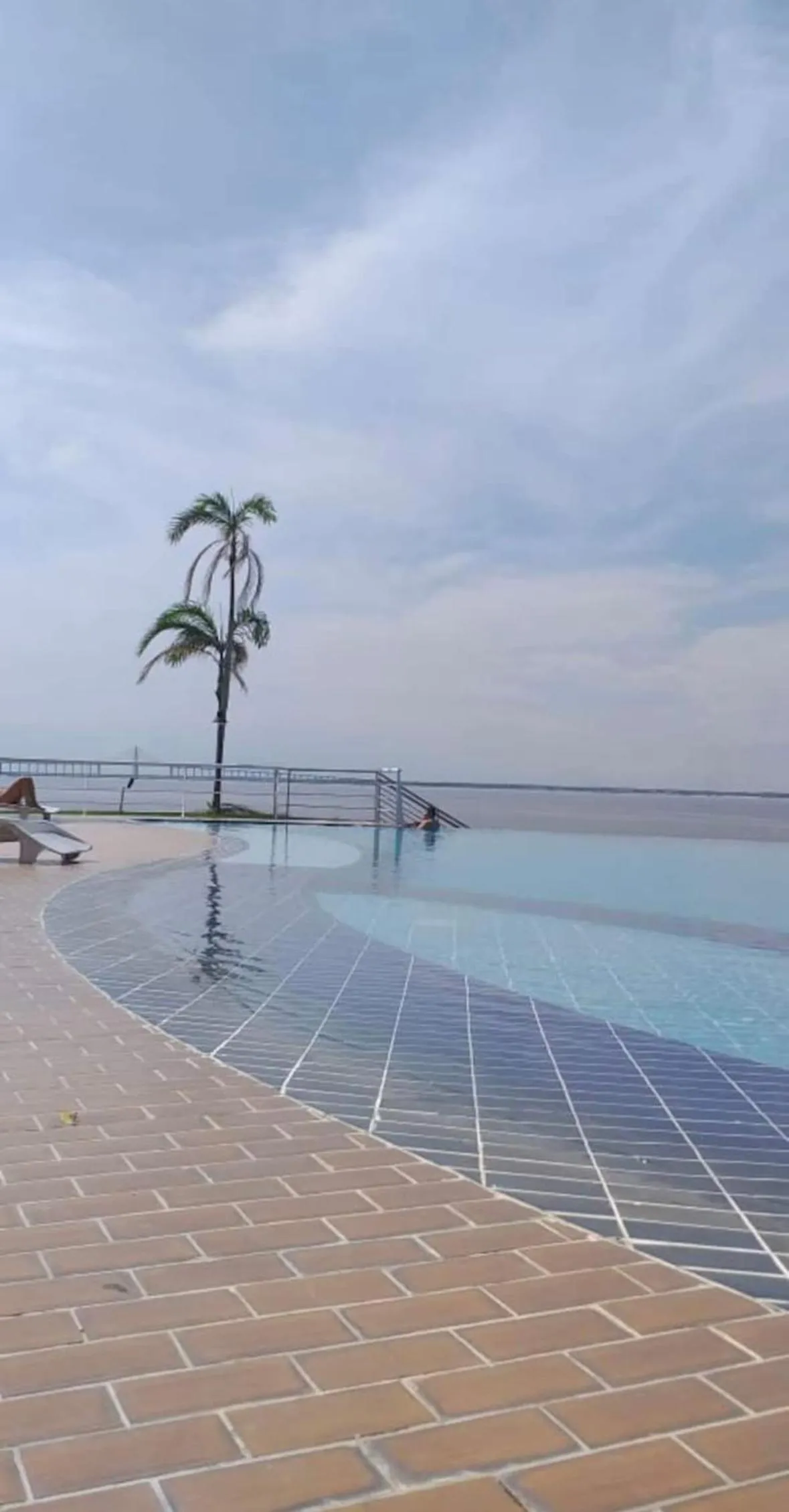 Tropical Executive Hotel N 619