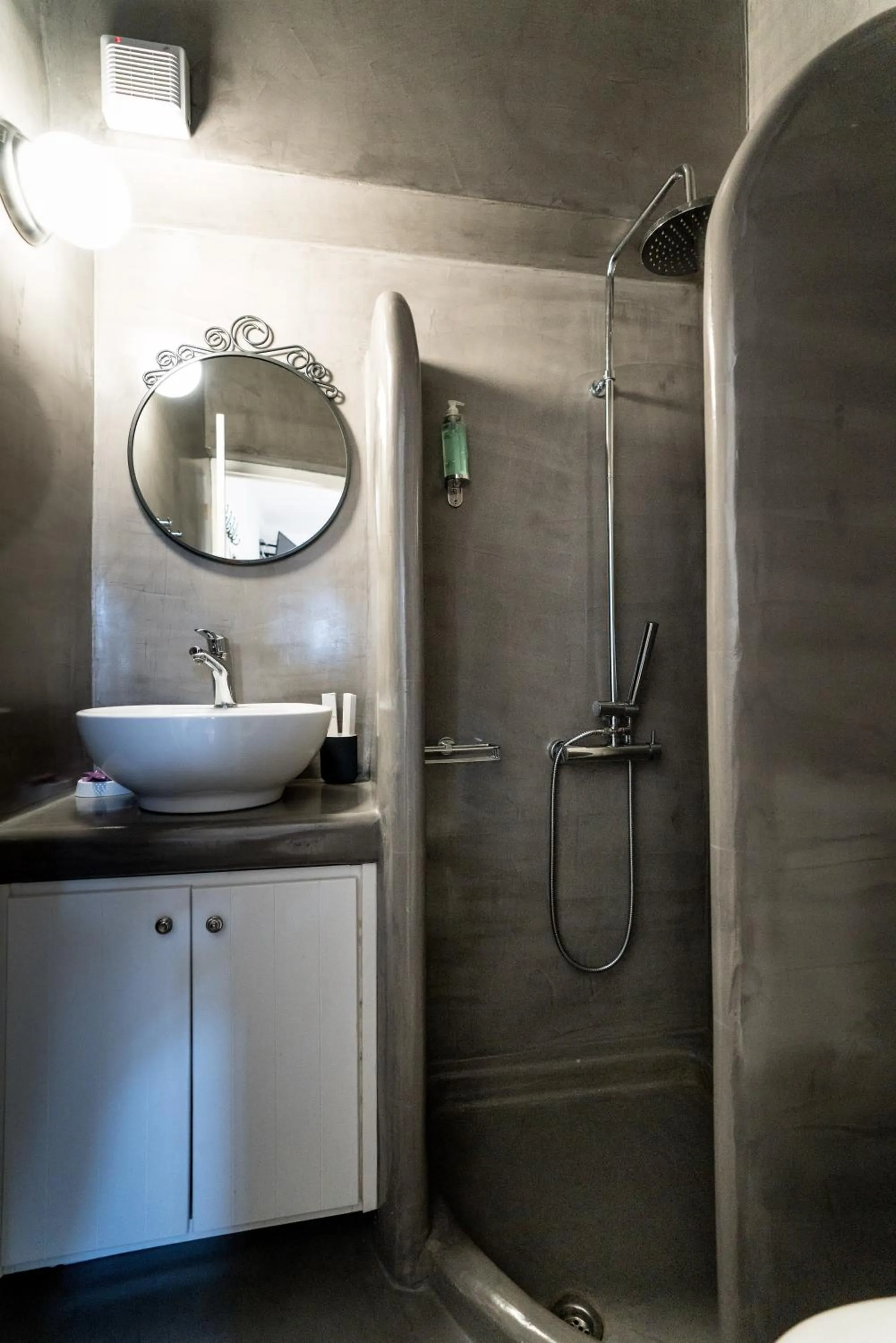 Shower in Aspa Villas