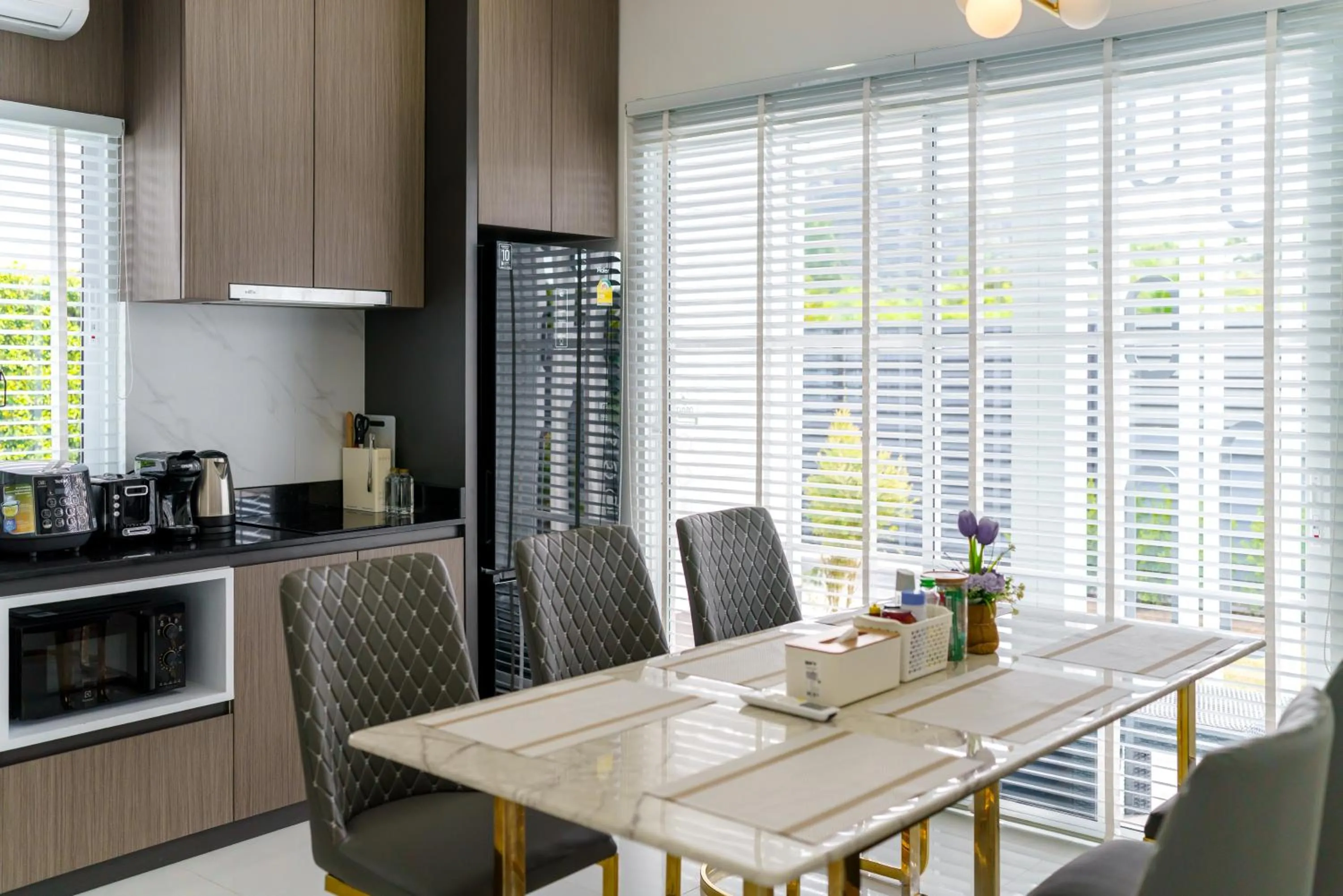 Dining area in Lark Pool Villa Aonang Krabi