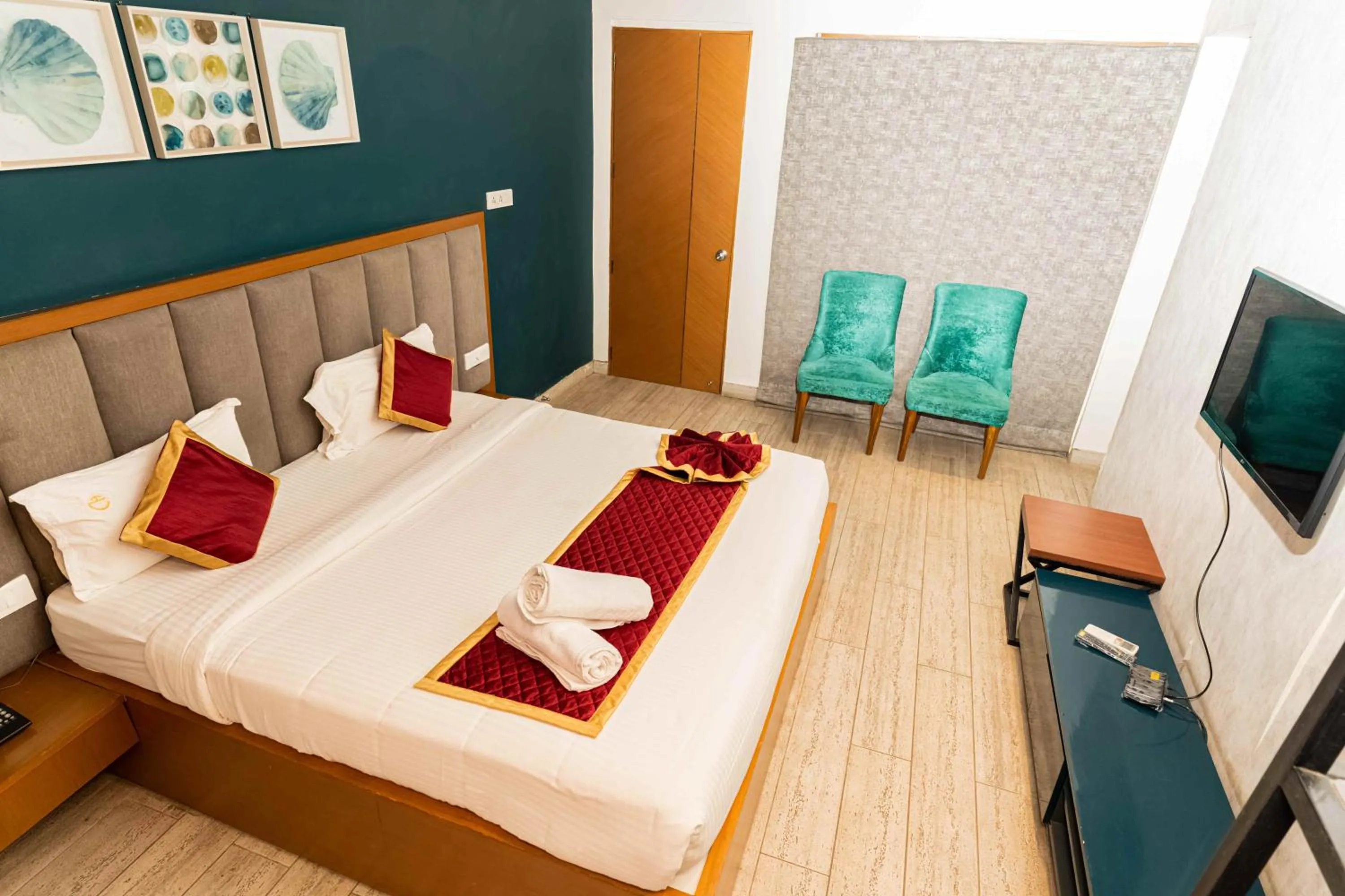 Photo of the whole room, Bed in Hotel Aalia