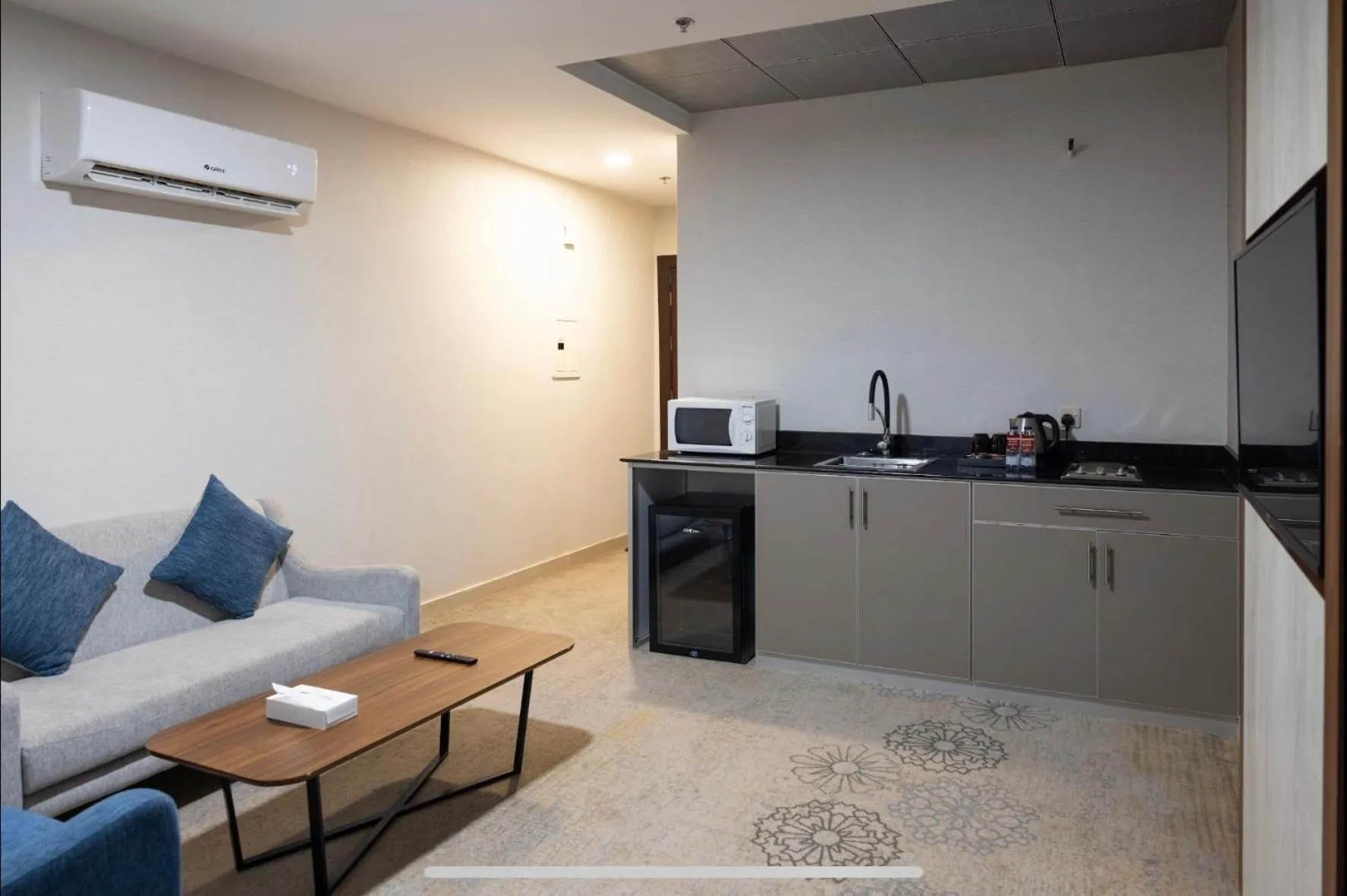 Kitchen or kitchenette in Sweet Home For Serviced Accommodation