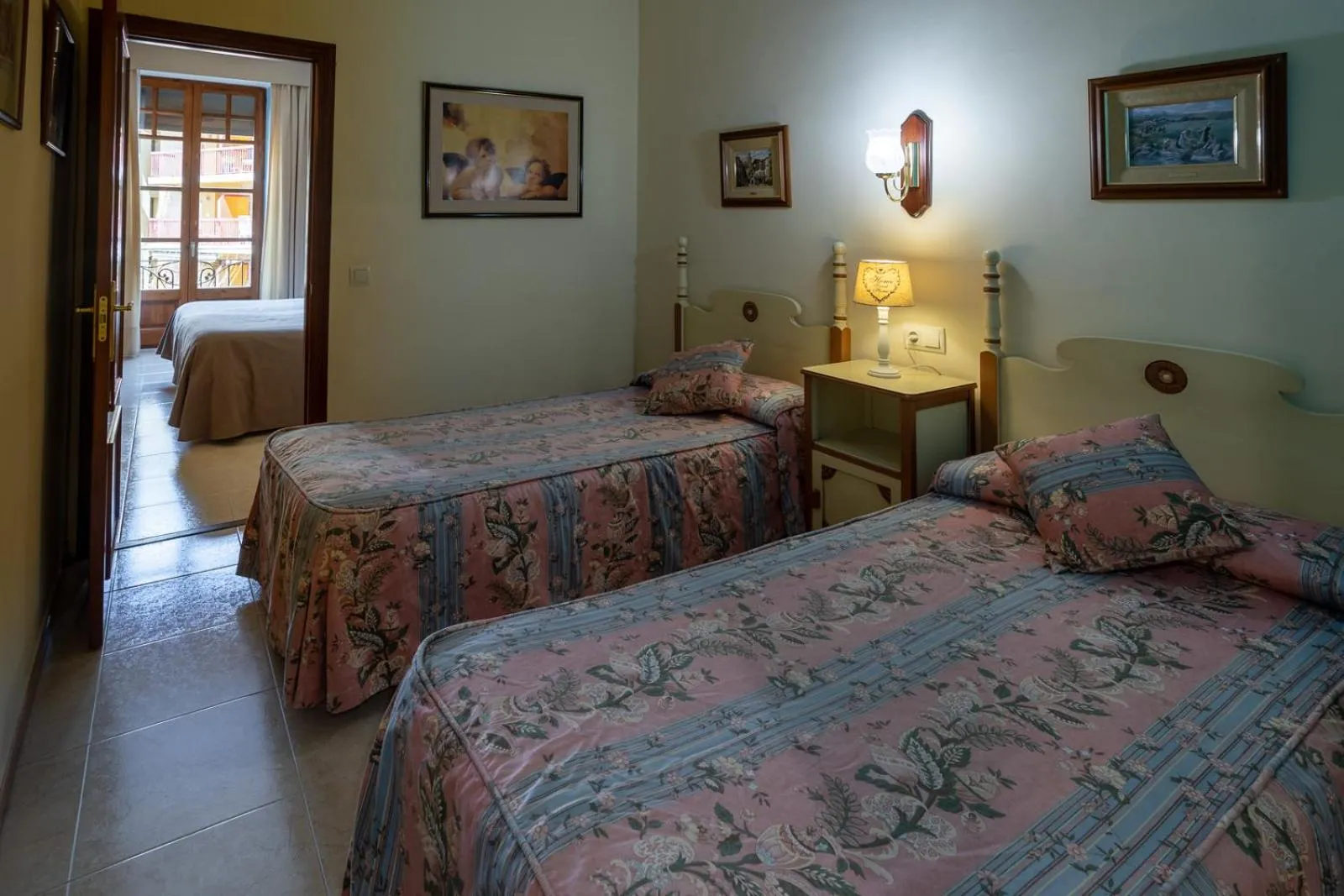 Bedroom, Bed in Hotel de Camprodón