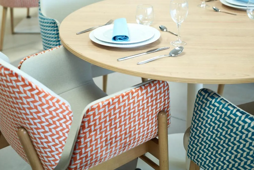 Restaurant/places to eat in Zenao Appart'hôtels Suresnes