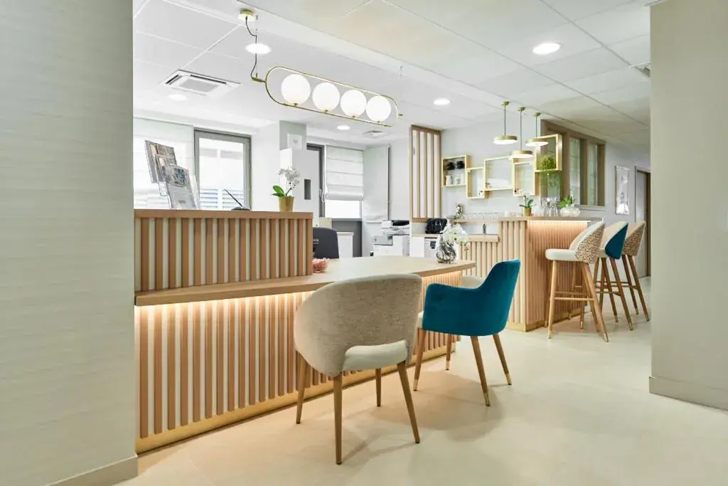 Property building in Zenao Appart'hôtels Suresnes Property building in Zenao Appart'hôtels Suresnes