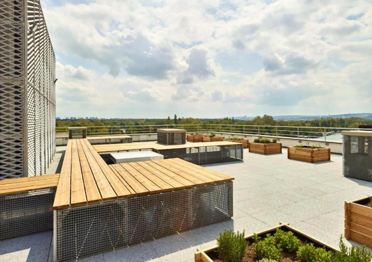 Property building in Zenao Appart'hôtels Suresnes