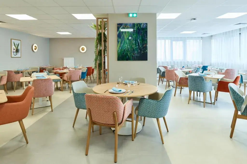 Restaurant/places to eat in Zenao Appart'hôtels Suresnes Restaurant/places to eat in Zenao Appart'hôtels Suresnes