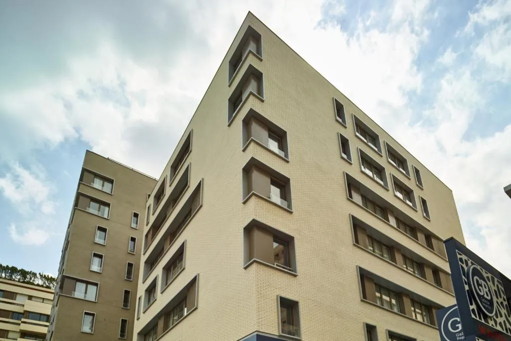 Property building in Zenao Appart'hôtels Suresnes