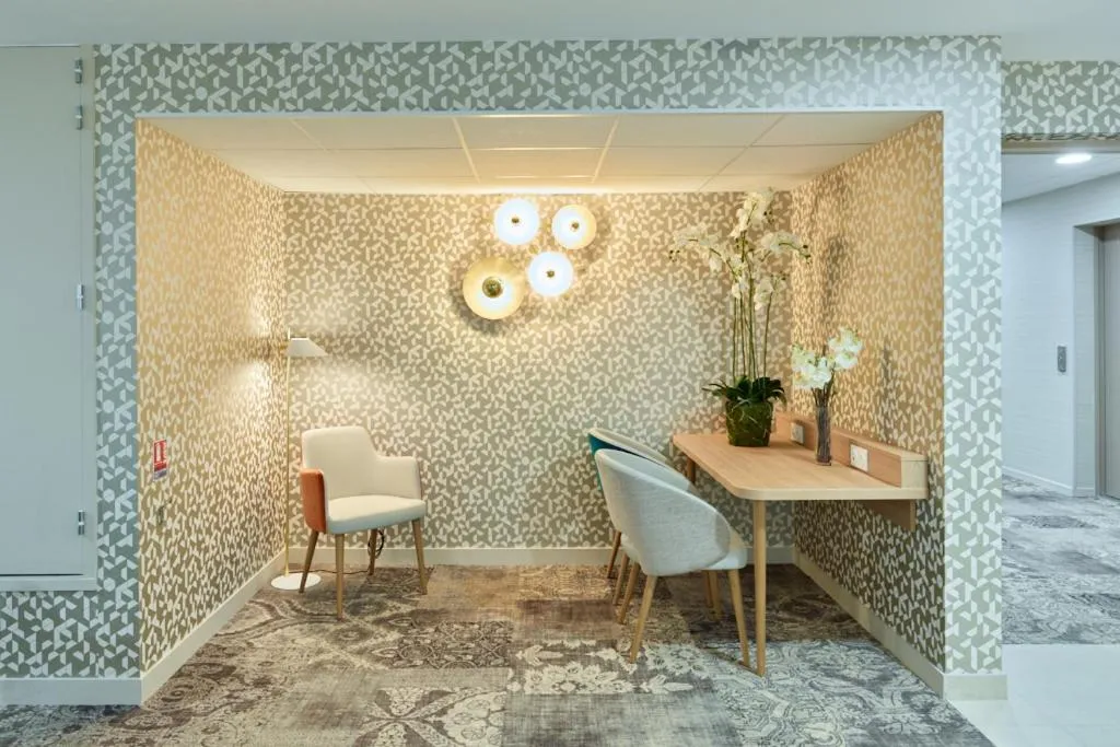 Seating area in Zenao Appart'hôtels Suresnes