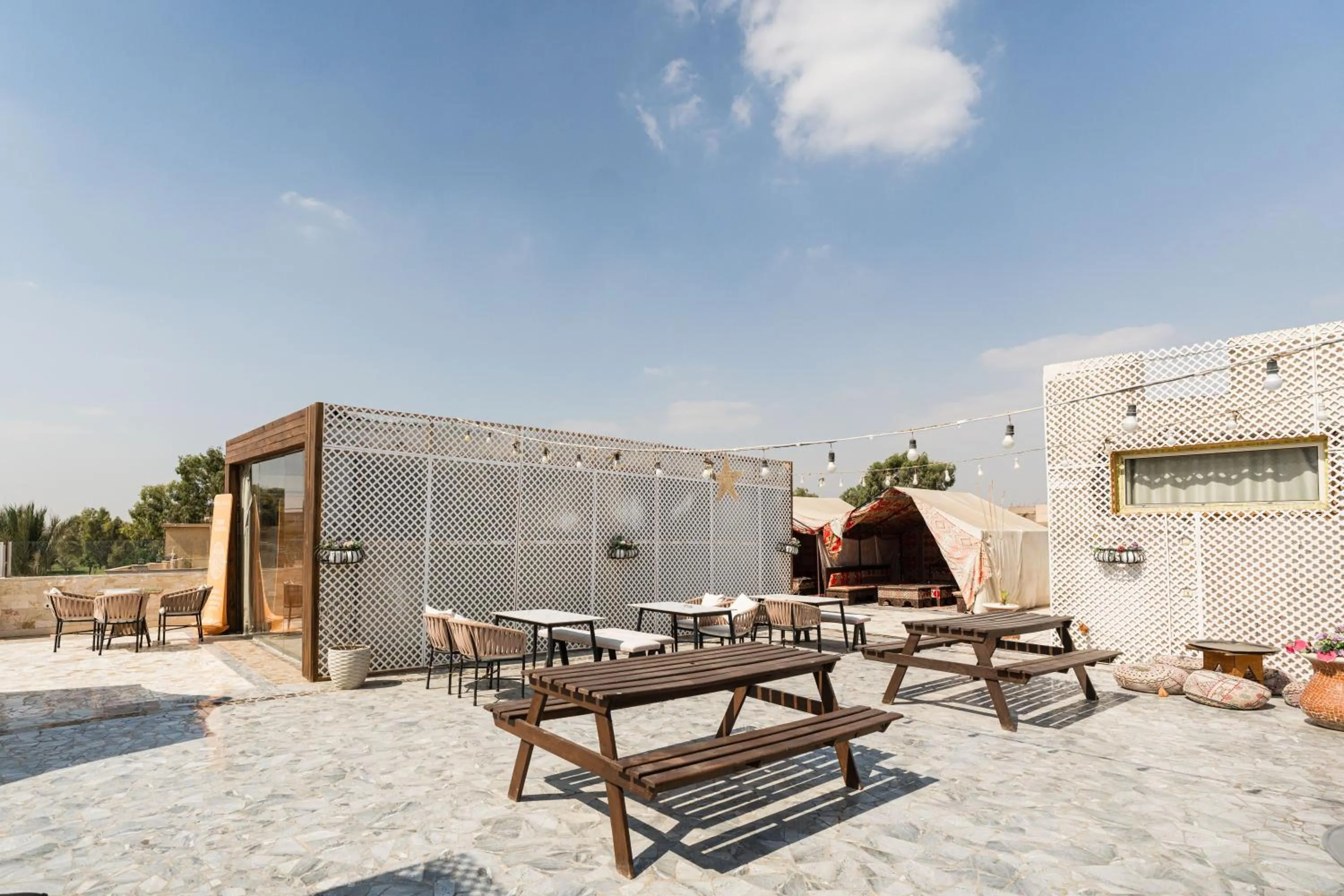 Restaurant/places to eat in Villa Khufu Pyramids Hotel