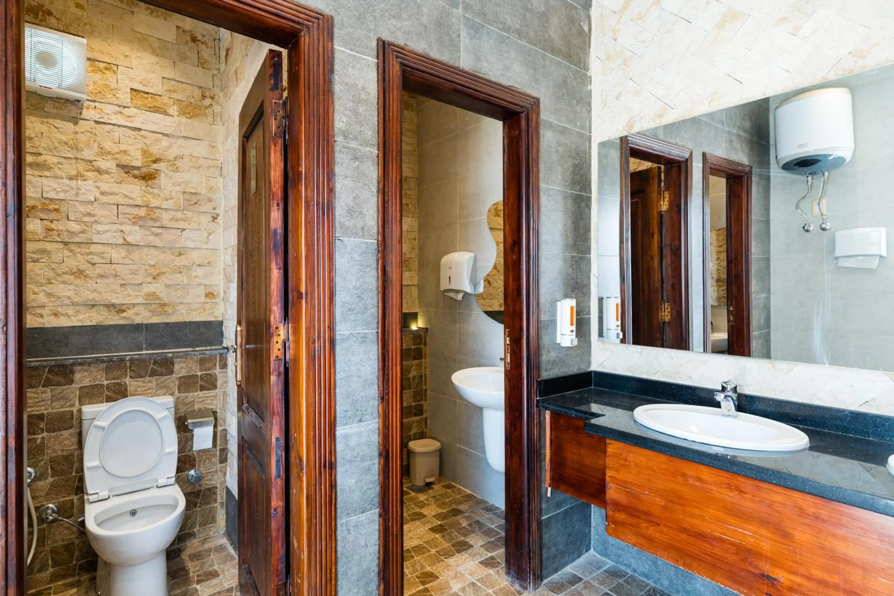 Bathroom in Villa Khufu Pyramids Hotel