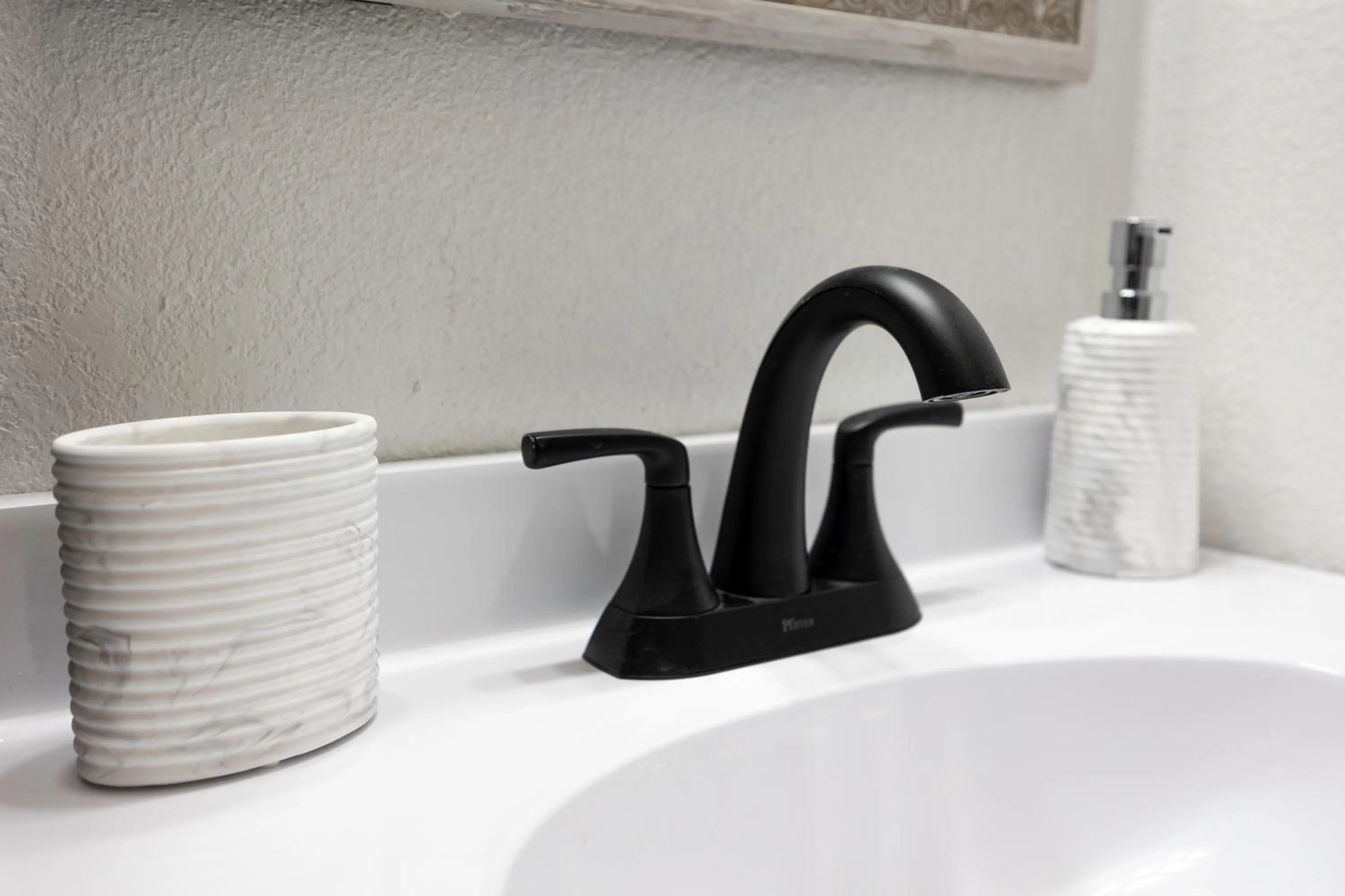 Bathroom in Home with Mountain View/Pool/Tub