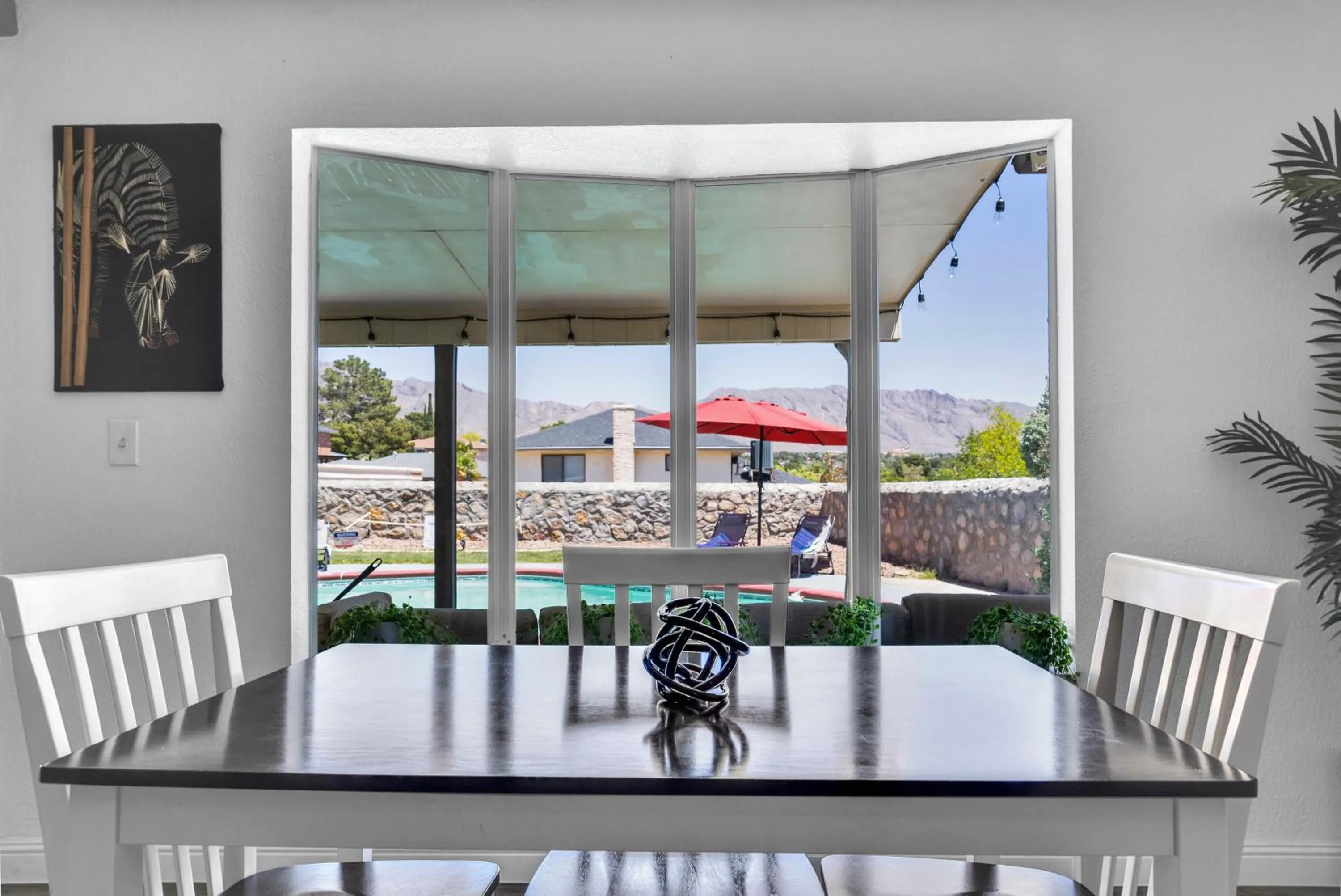 Home with Mountain View/Pool/Tub