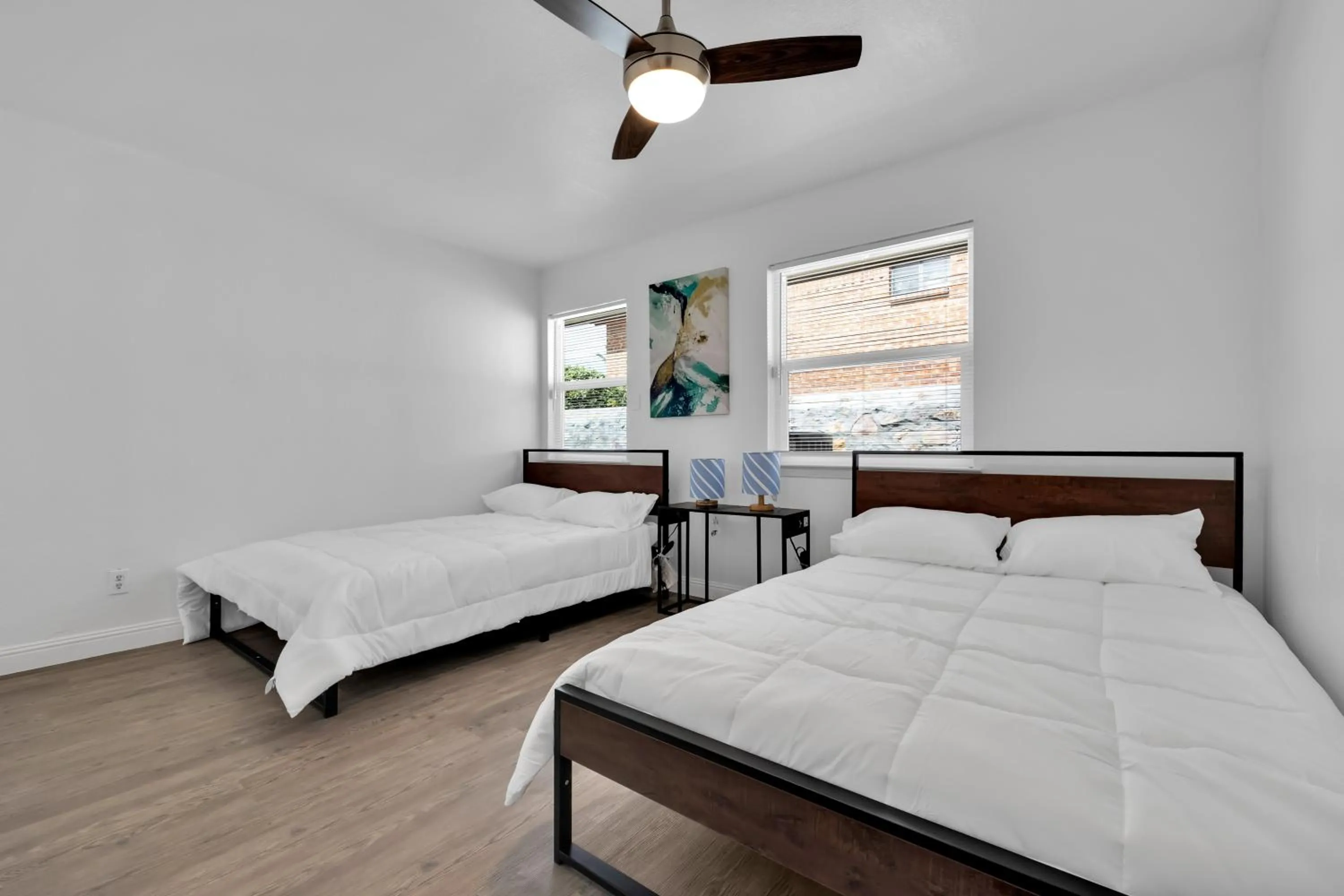 Bed in Home with Mountain View/Pool/Tub