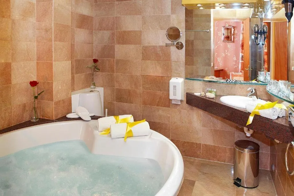 Hot Tub in Hotel Spa Porto Cristo