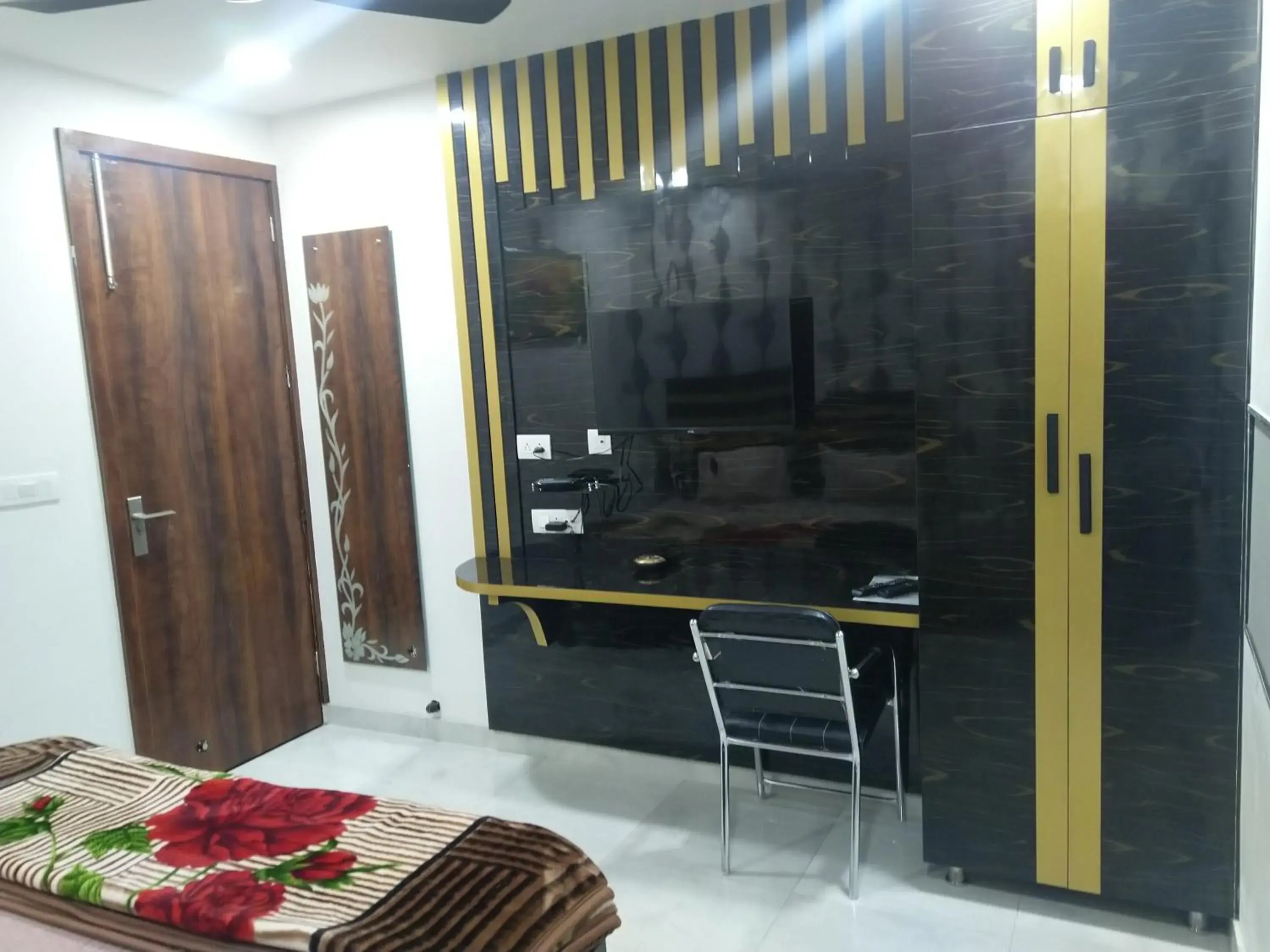 Double Room (1 Adult + 1 Child) - single occupancy in Hotel Imperial Crown Double Room (1 Adult + 1 Child) - single occupancy in Hotel Imperial Crown