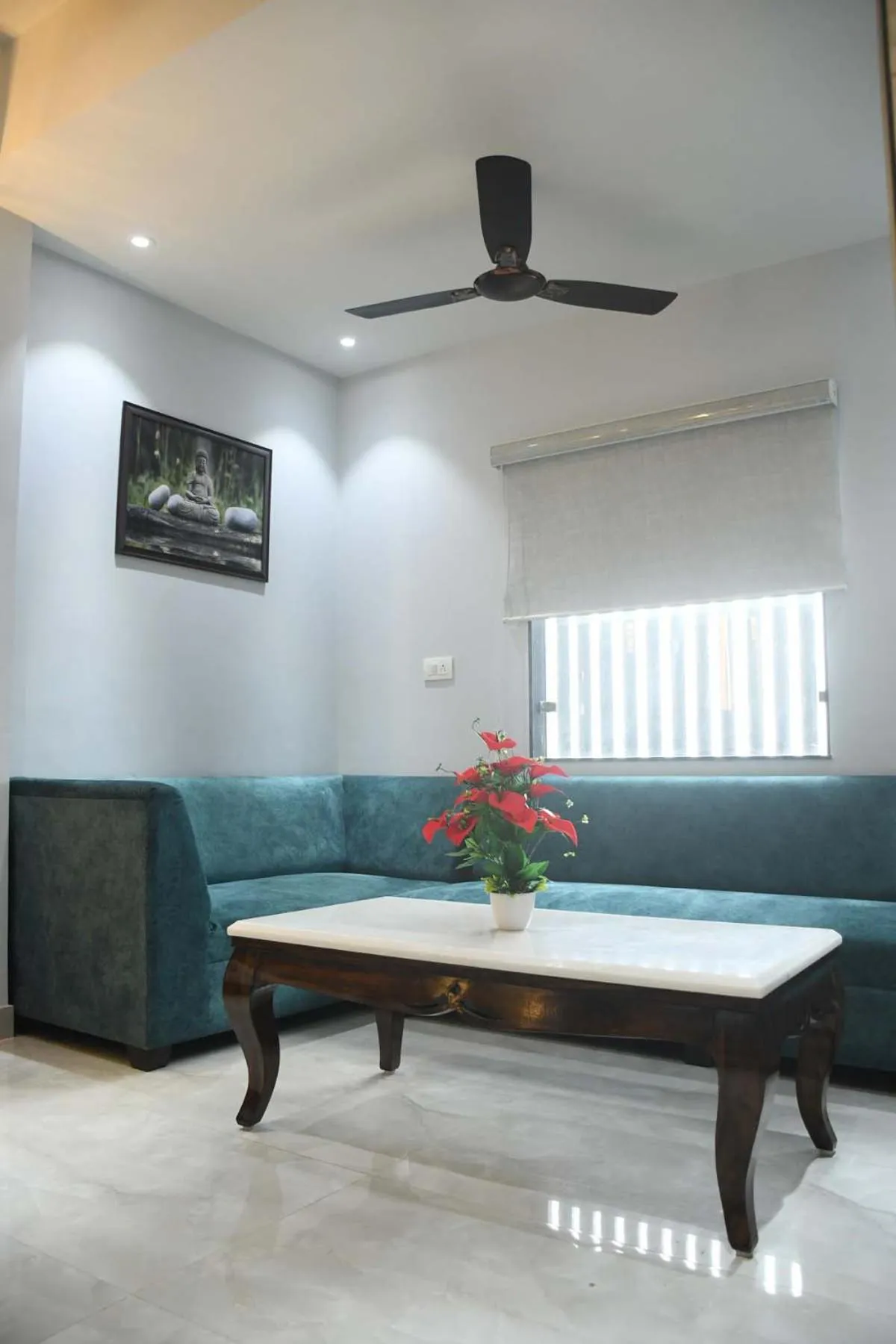 Seating area in Hotel Imperial Crown