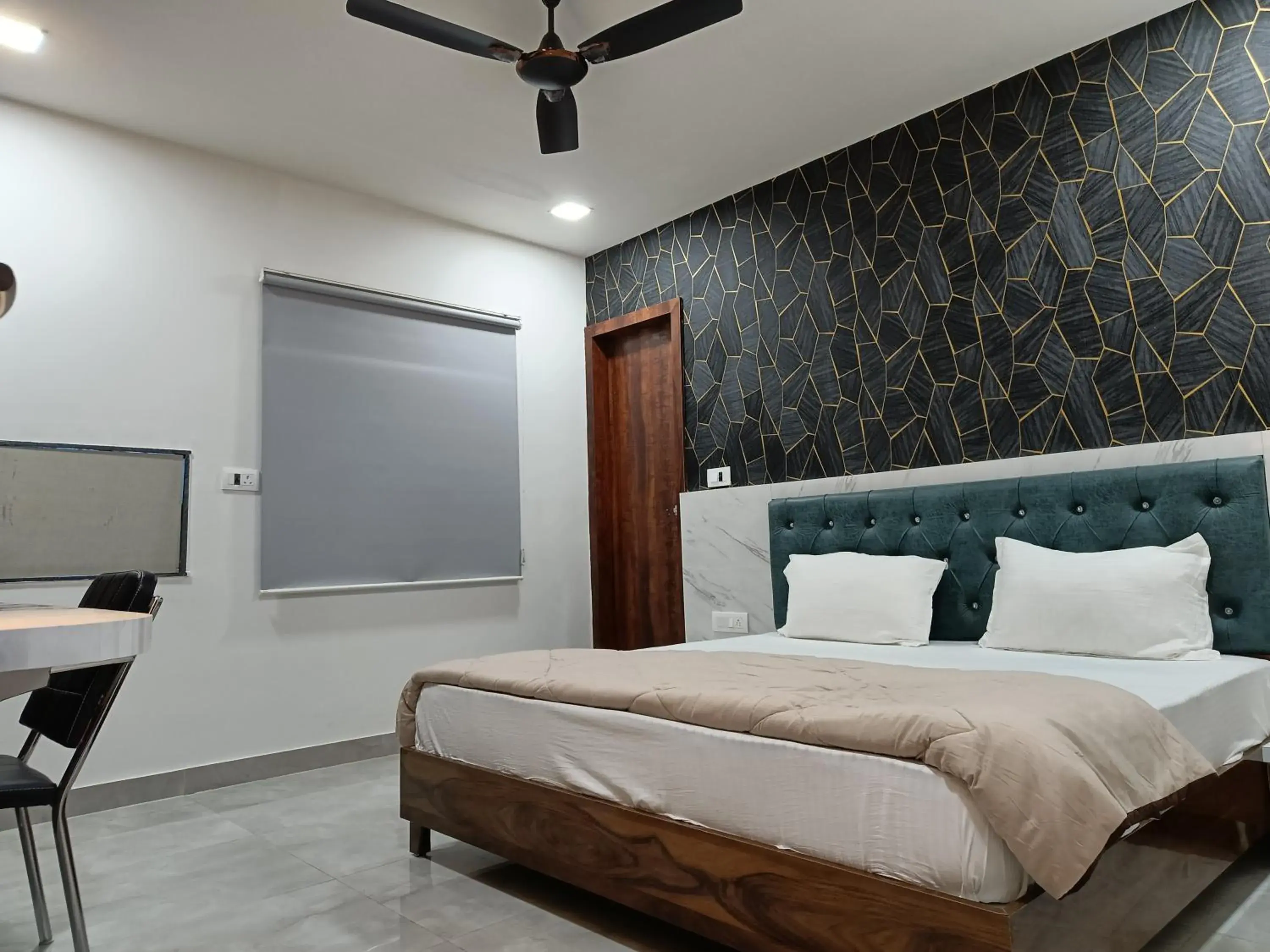 Deluxe Room - single occupancy in Hotel Imperial Crown Deluxe Room - single occupancy in Hotel Imperial Crown