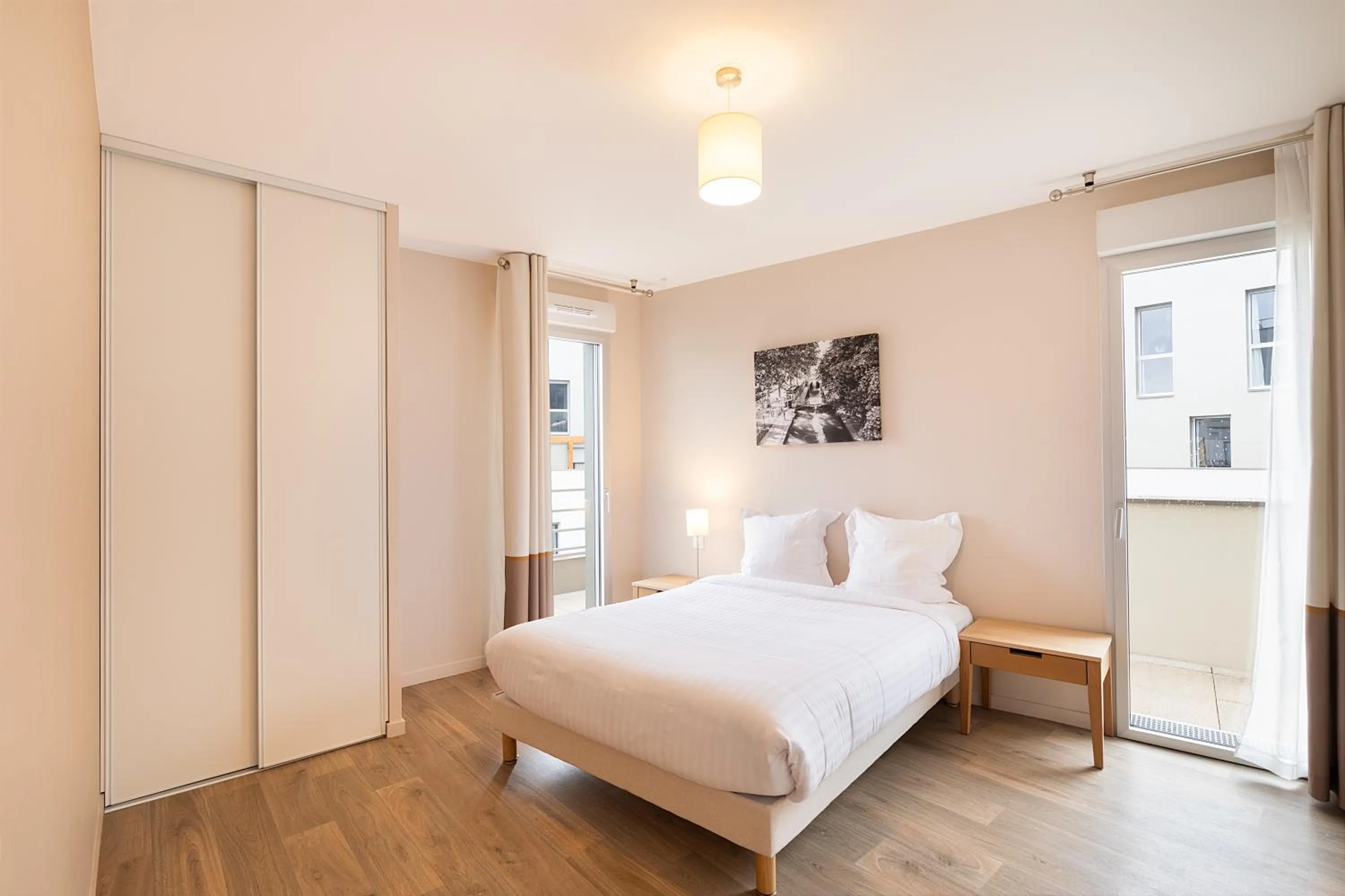 Bedroom, Bed in Zenao Appart'hôtels Montreuil