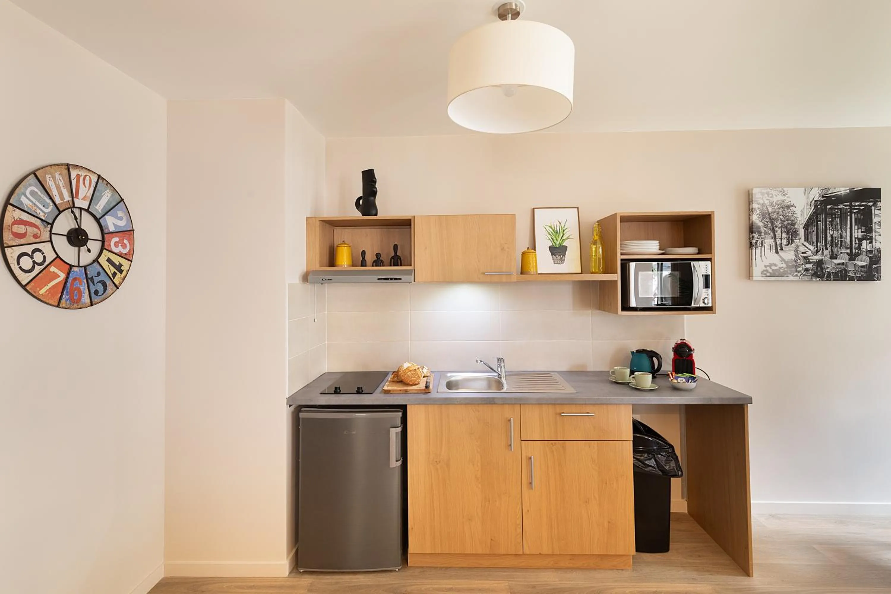 Kitchen or kitchenette in Zenao Appart'hôtels Montreuil