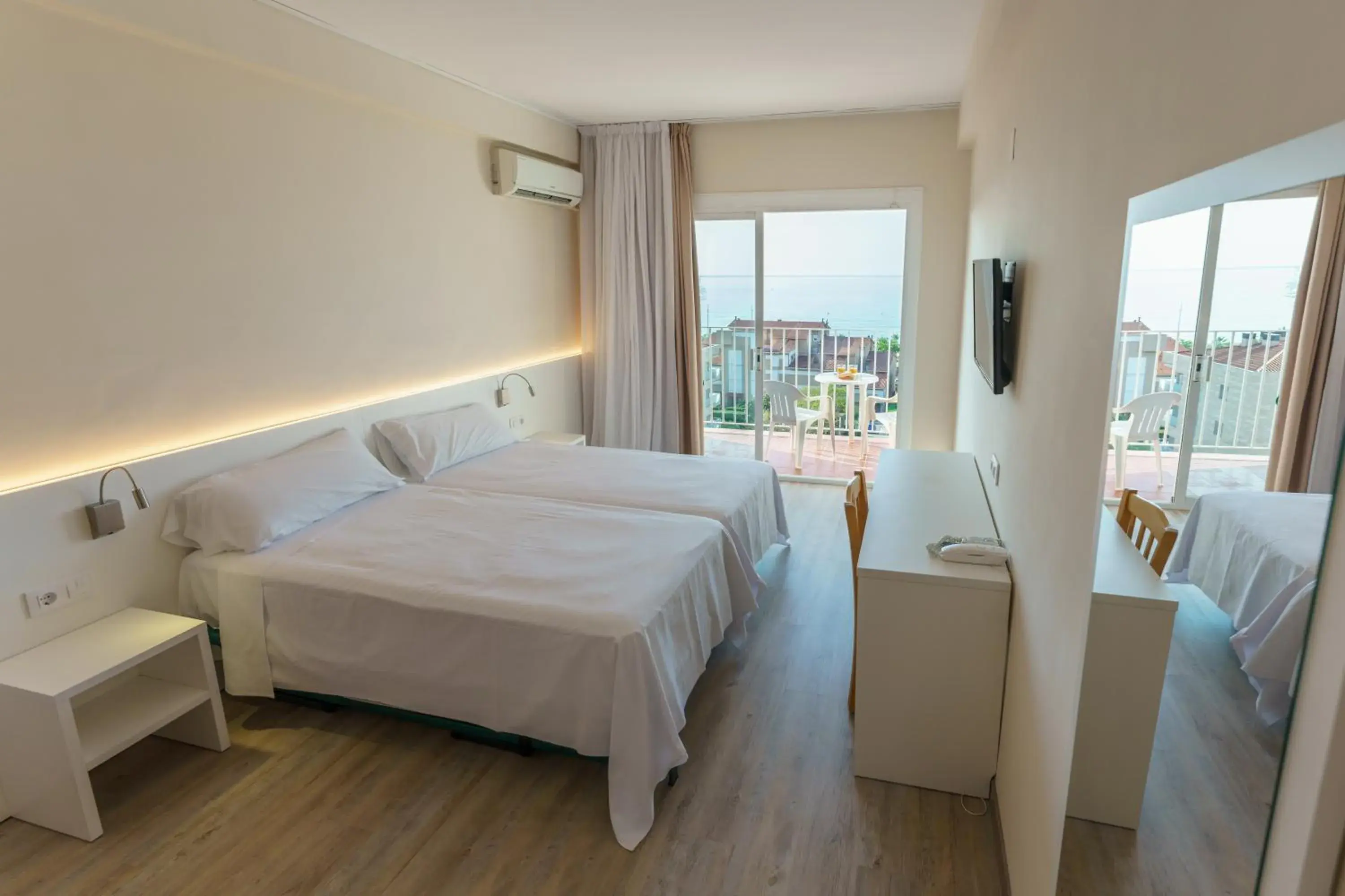 Bedroom, Bed in Checkin Catalonia Bedroom, Bed in Checkin Catalonia