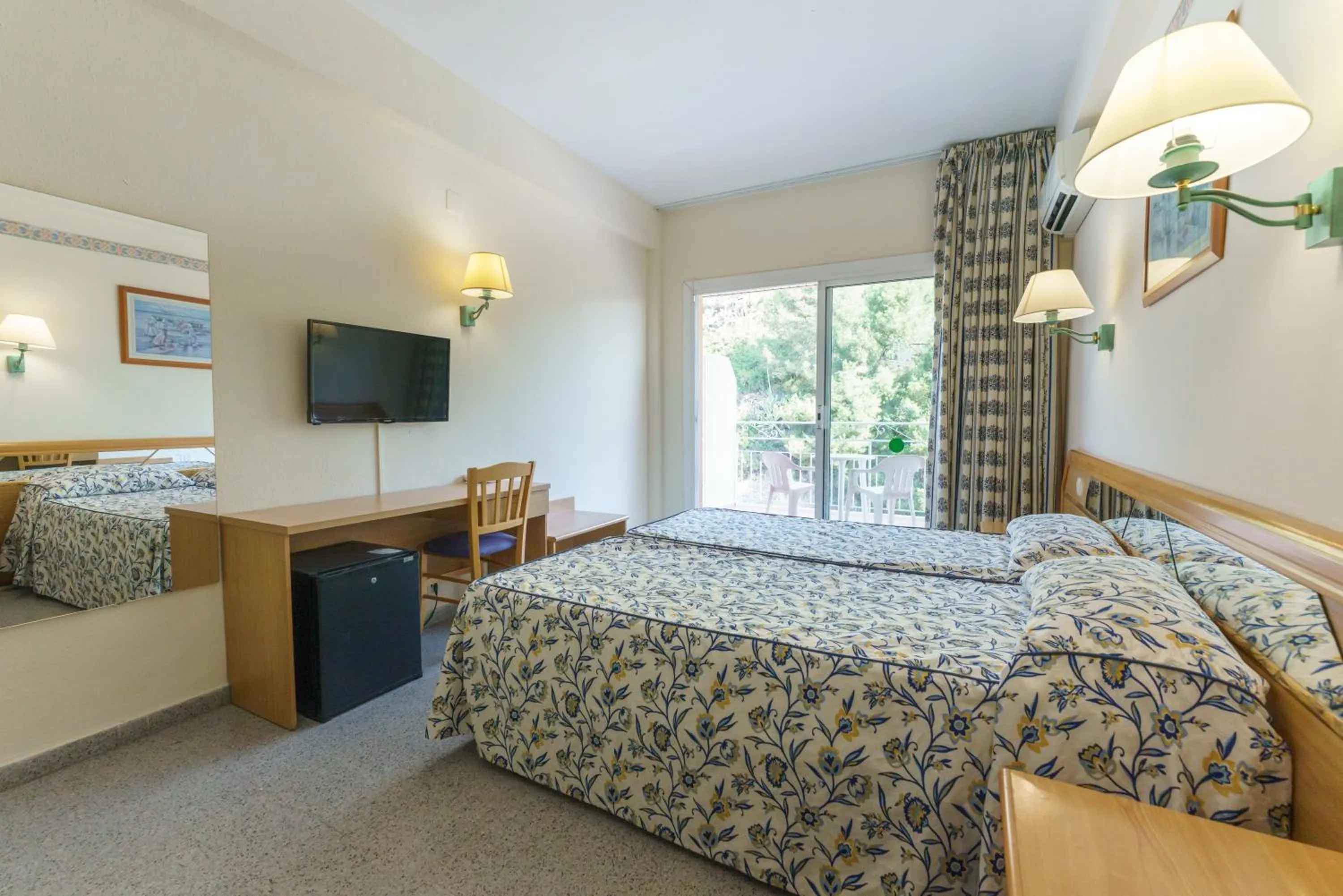 Bedroom, Bed in Checkin Catalonia