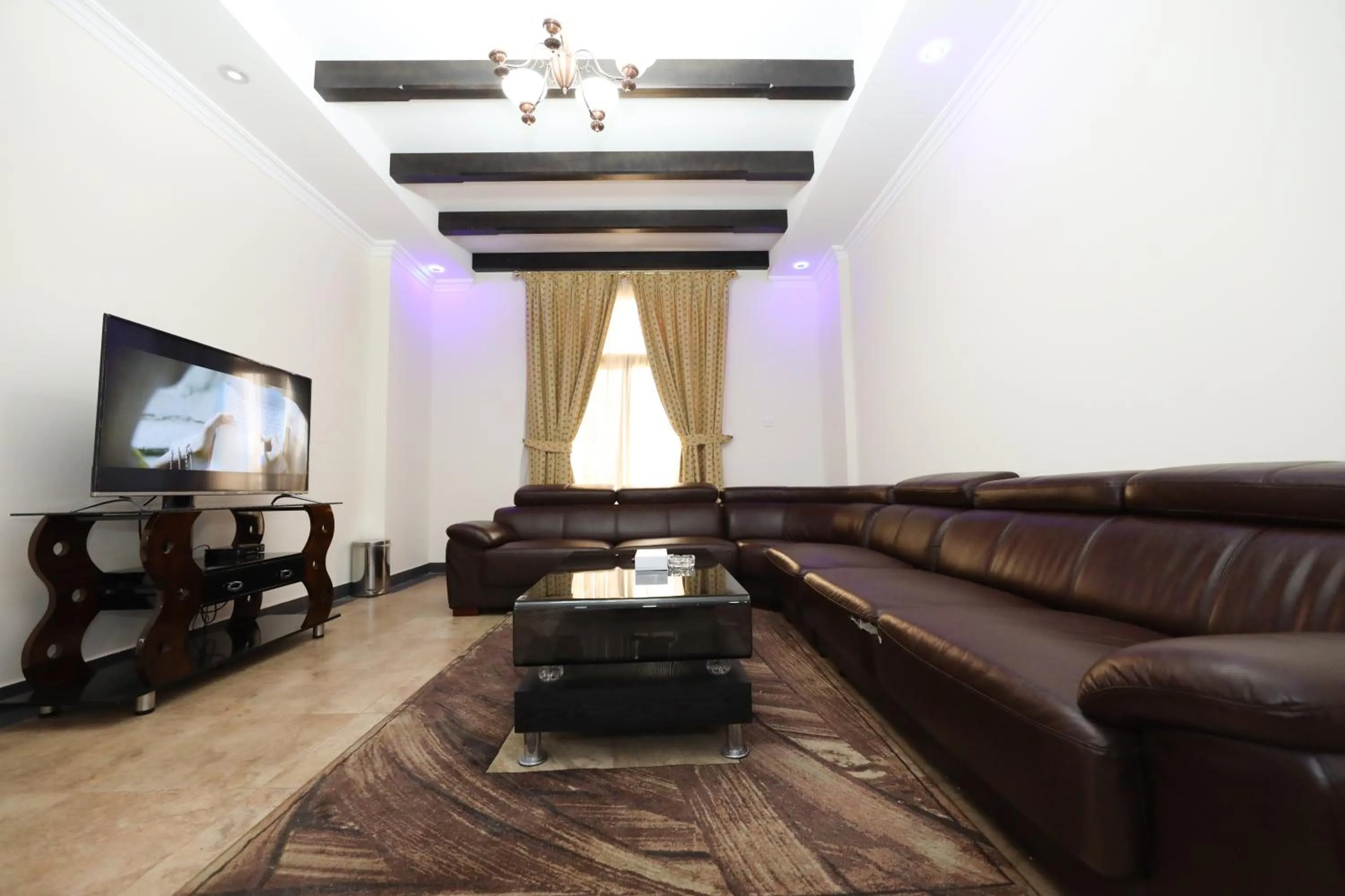 TV and multimedia in Pearl Bahrain Suites