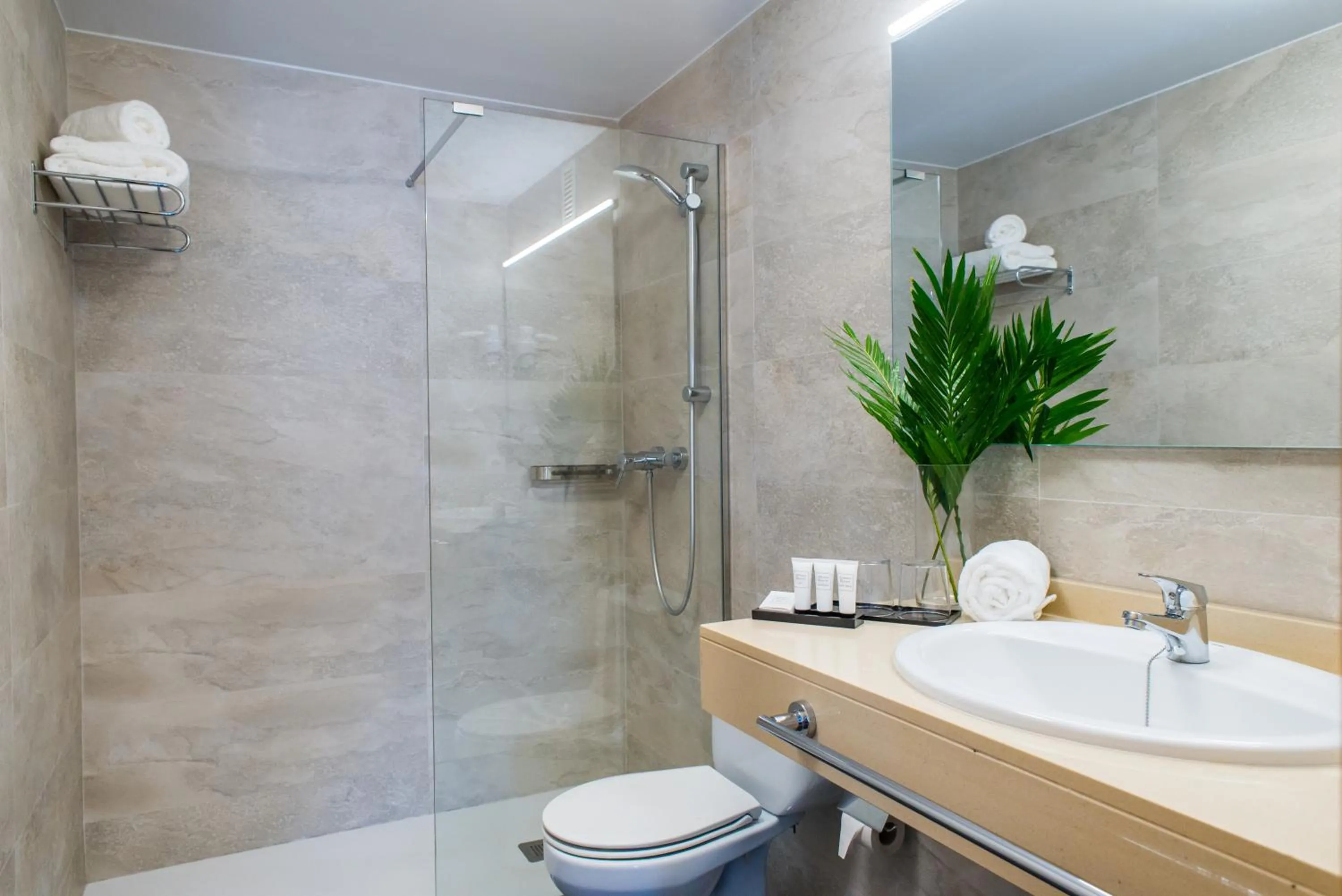 Bathroom in Dunas Club - Hotel & Apartamentos