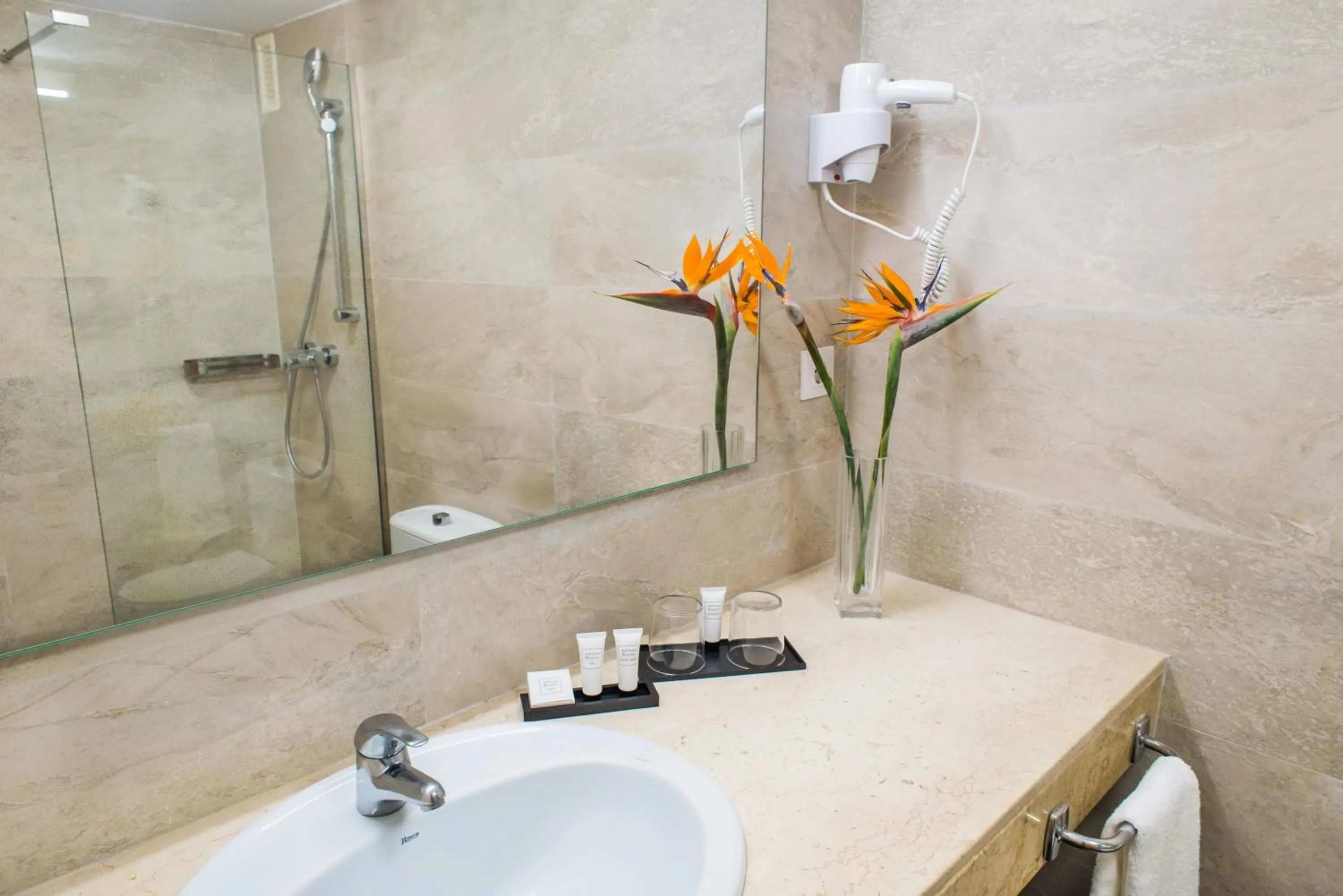 Bathroom in Dunas Club - Hotel & Apartamentos