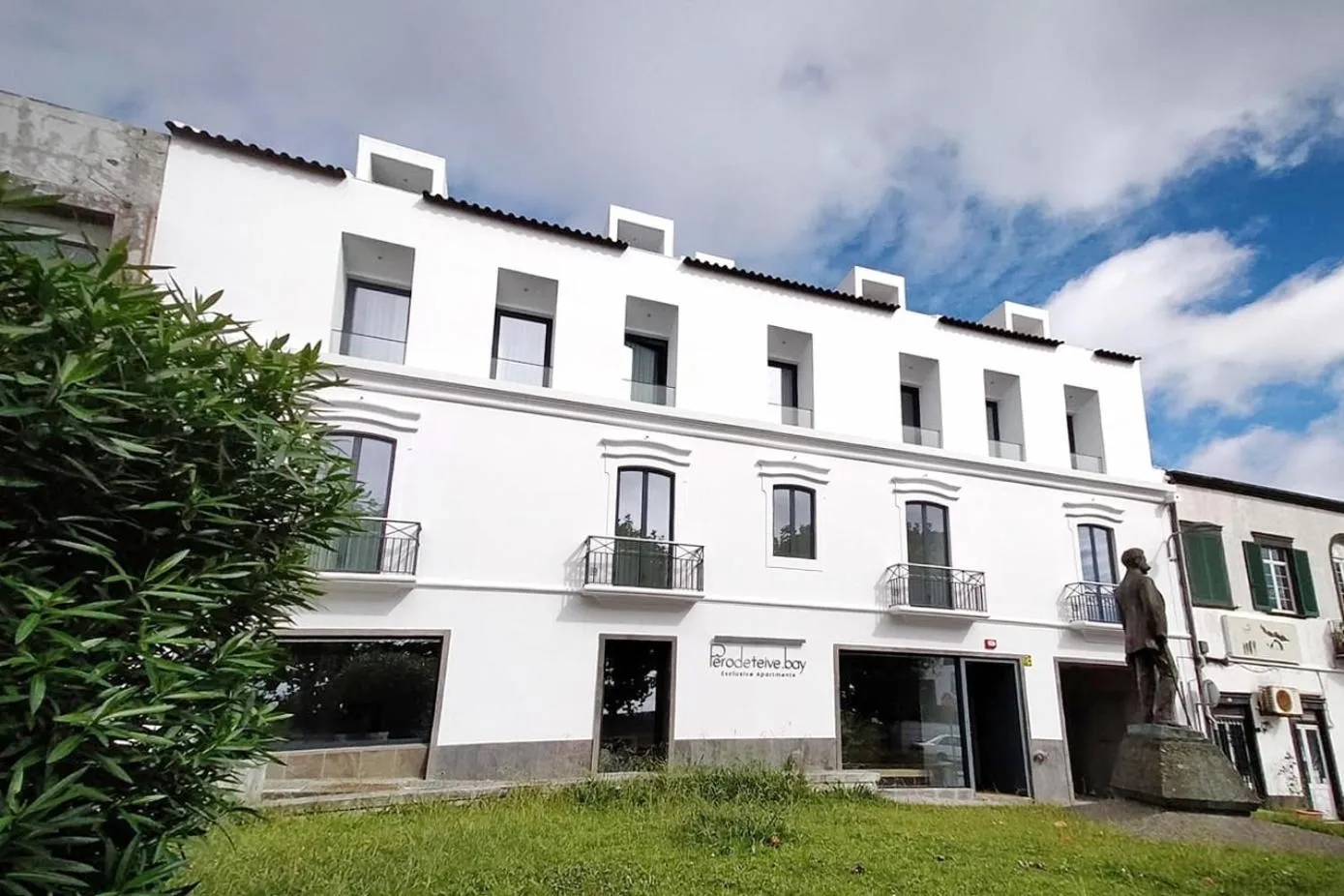 Facade/entrance in Pêro Teive Bay Apartments Hotel