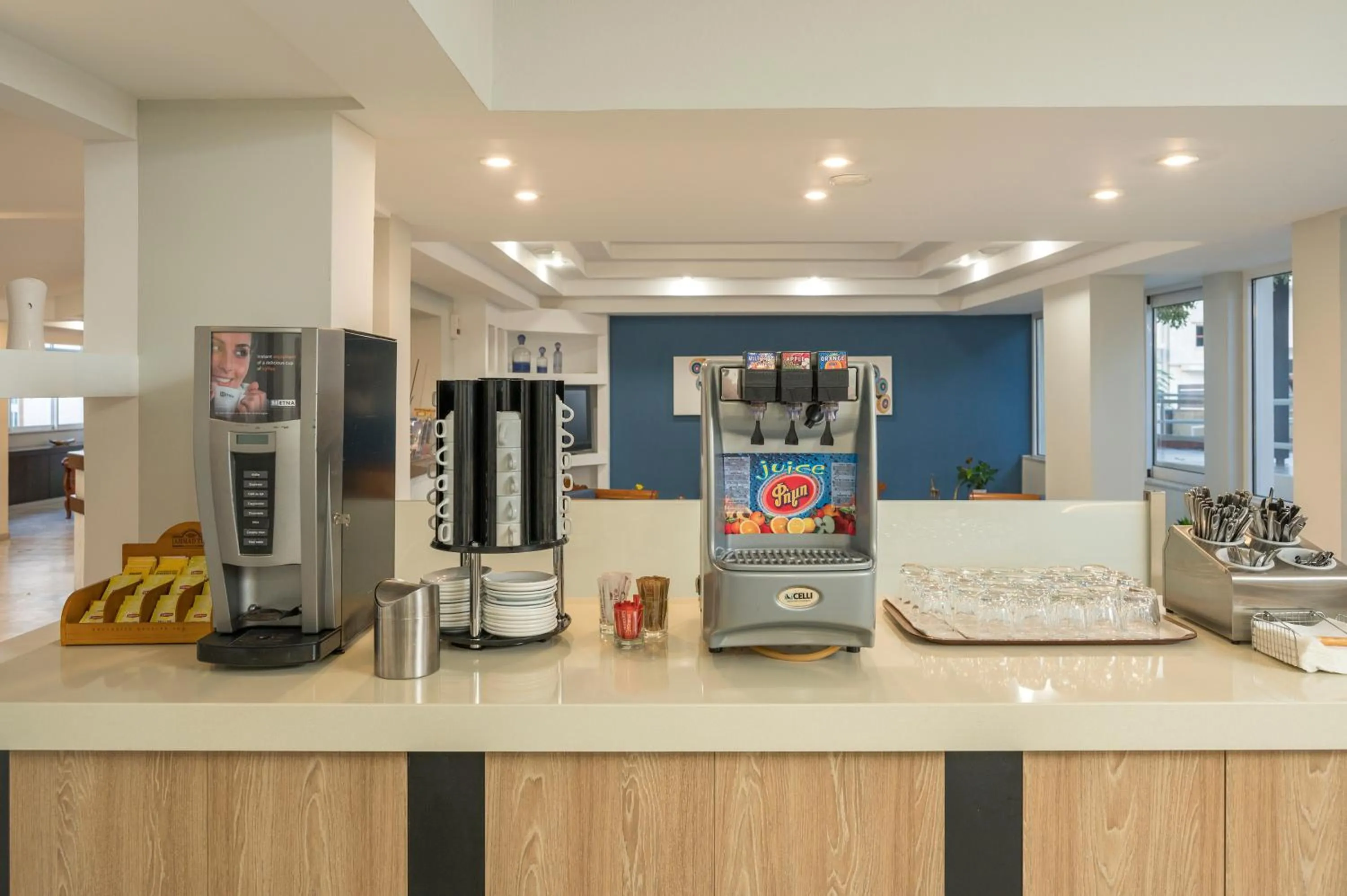 Coffee/tea facilities in Hermes Hotel