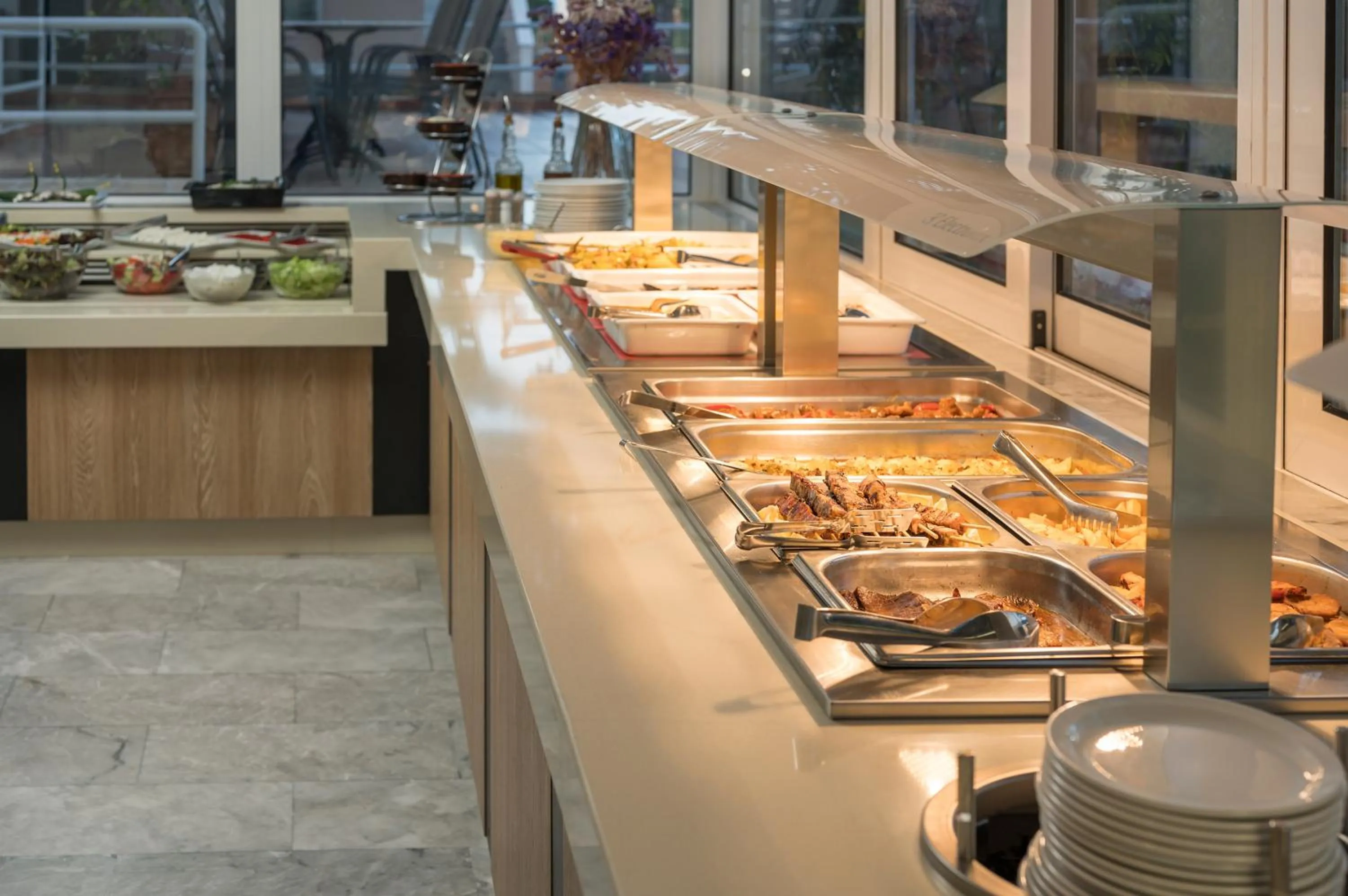 Restaurant/places to eat in Hermes Hotel