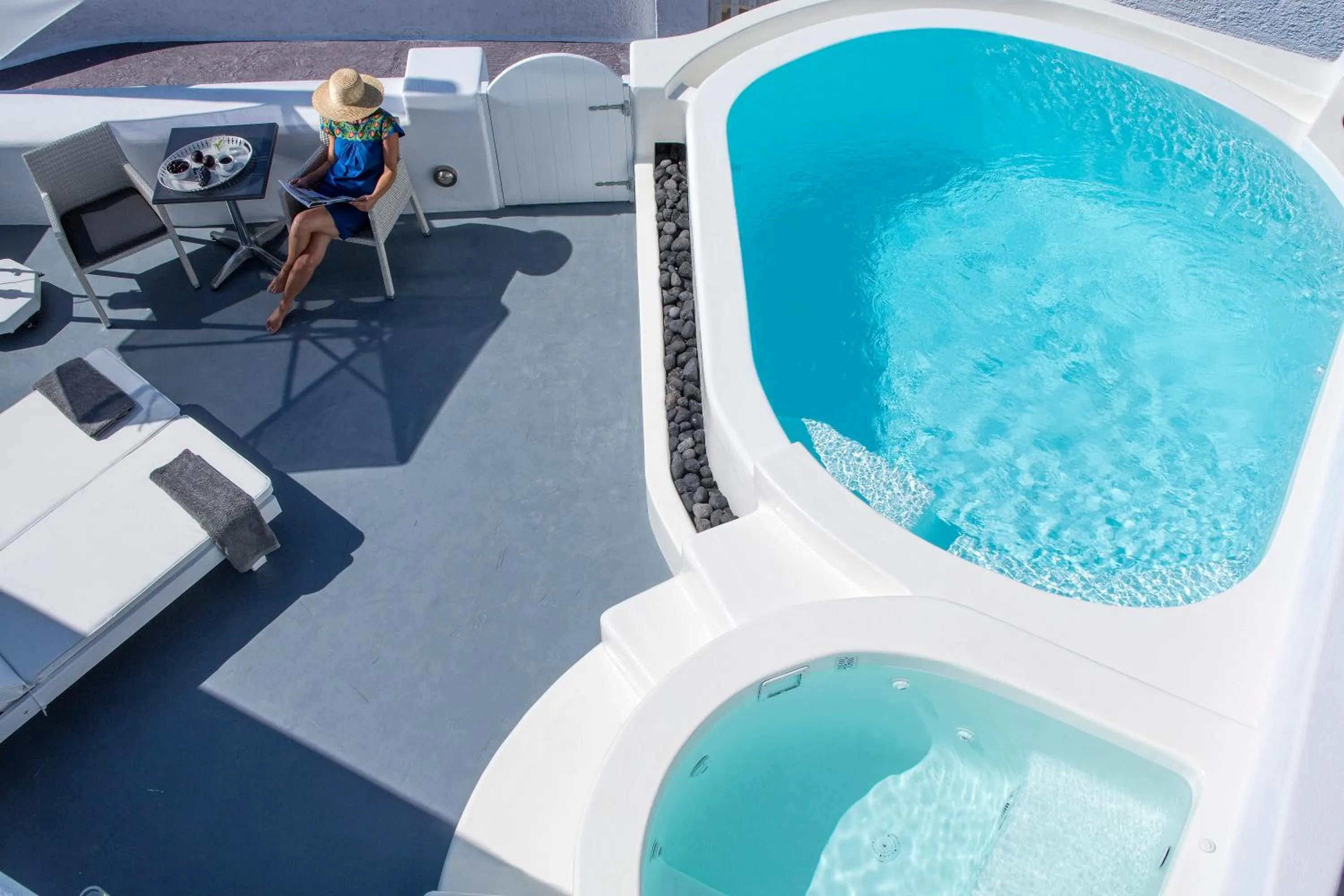 Hot Tub in Dreams Luxury Suites